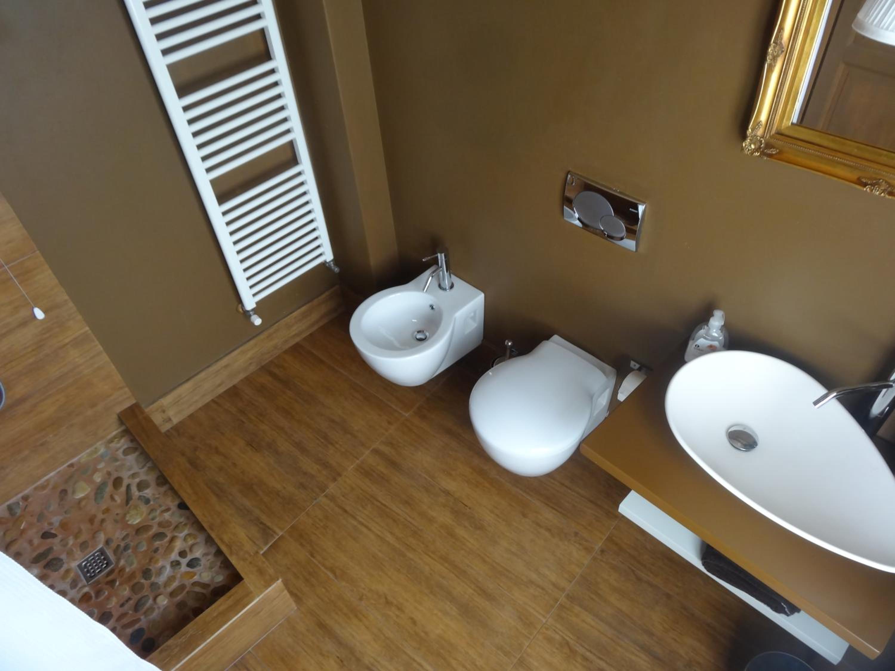Double Room - Photo 6
