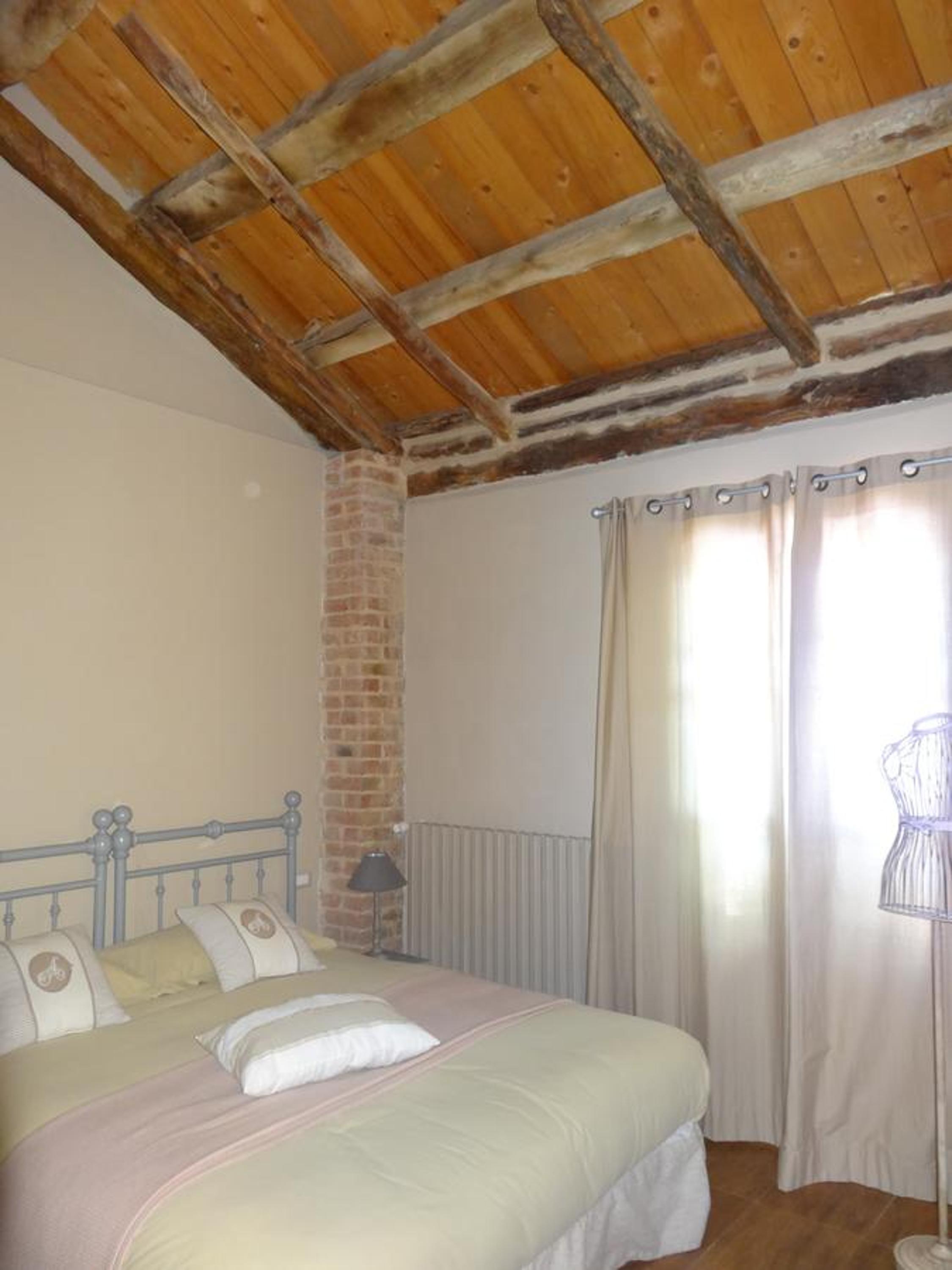 Double Room - Photo 5