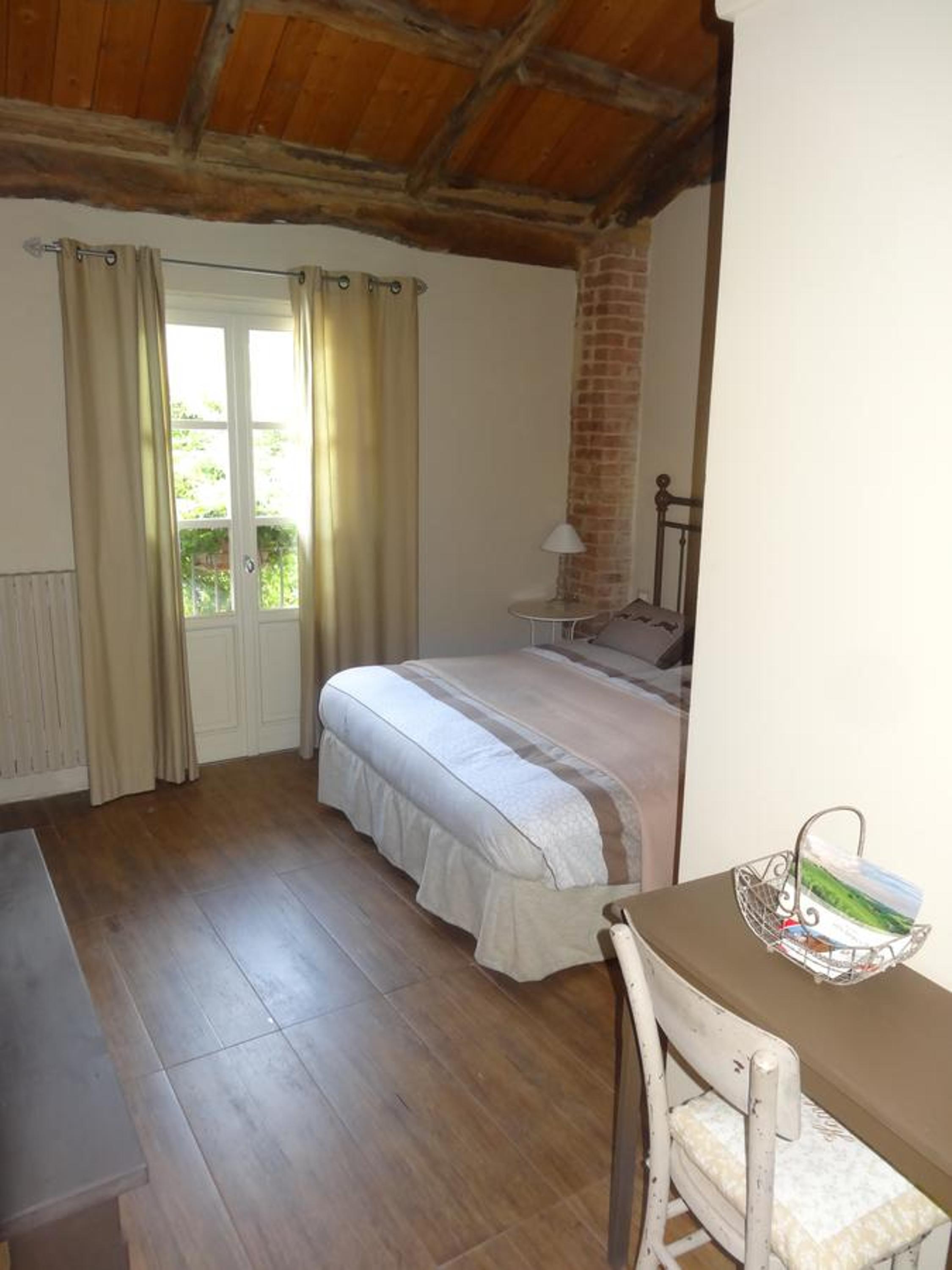 Double Room - Photo 4
