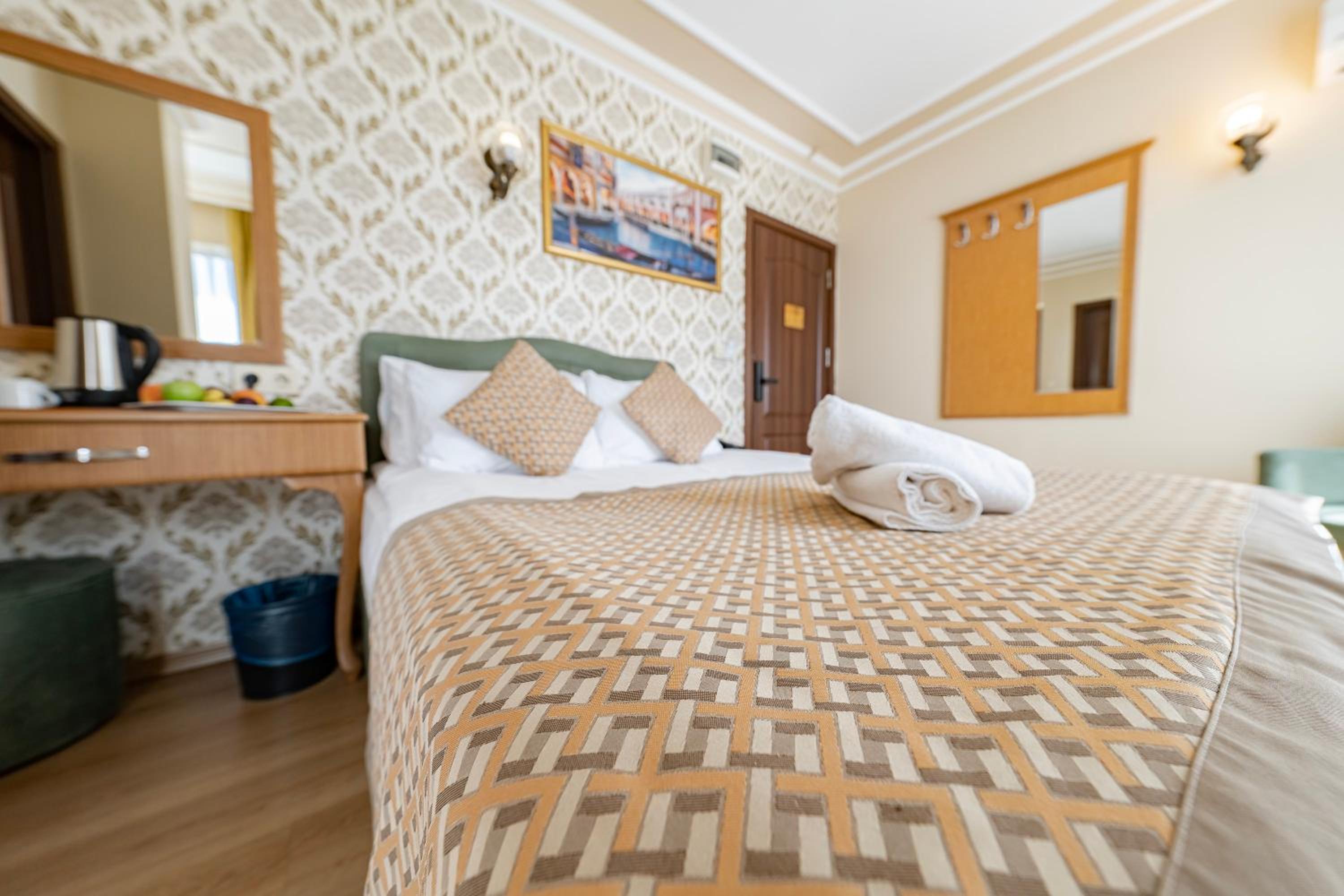 Economy Double Room - Photo 8