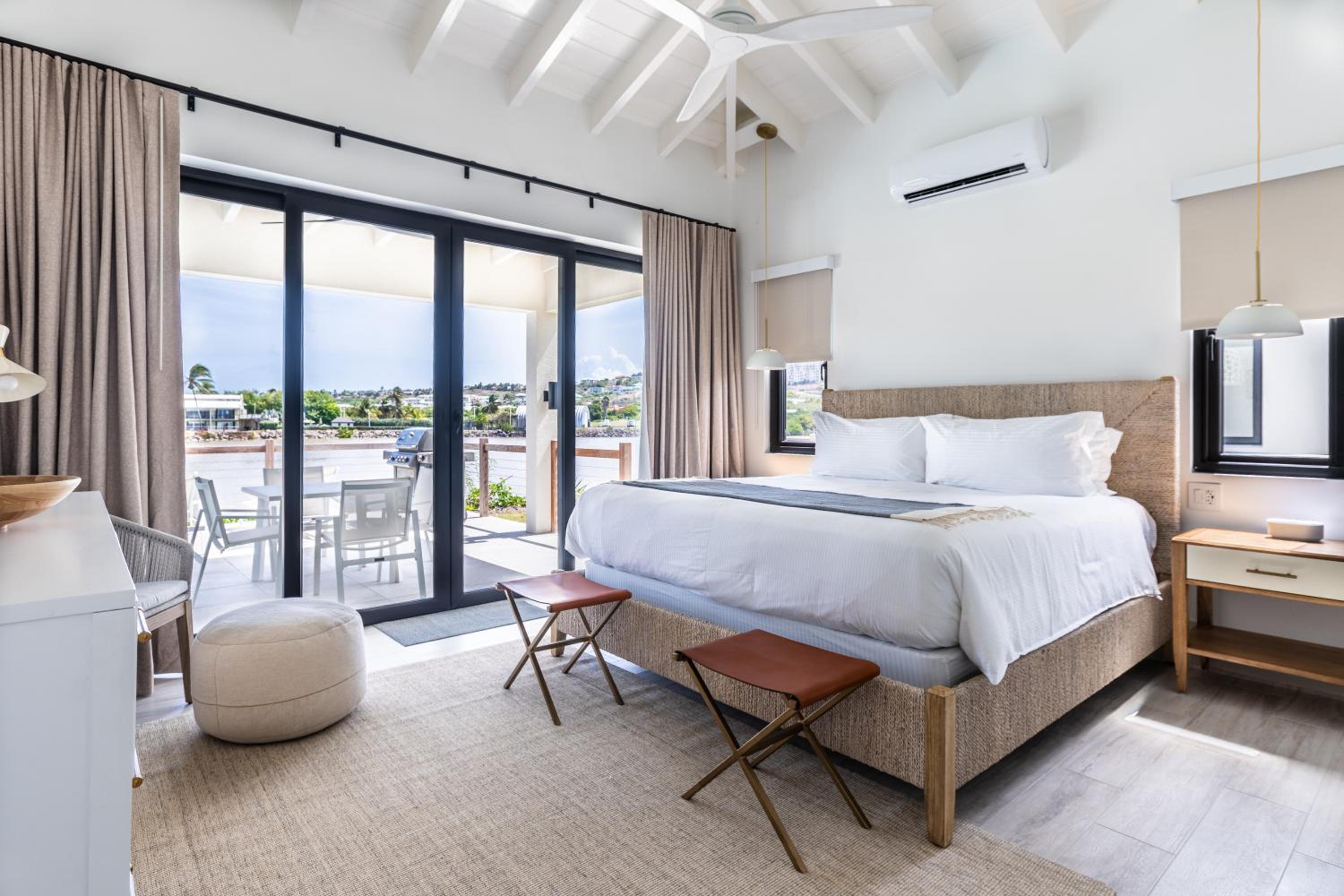 Three-Bedroom Villa photo 2
