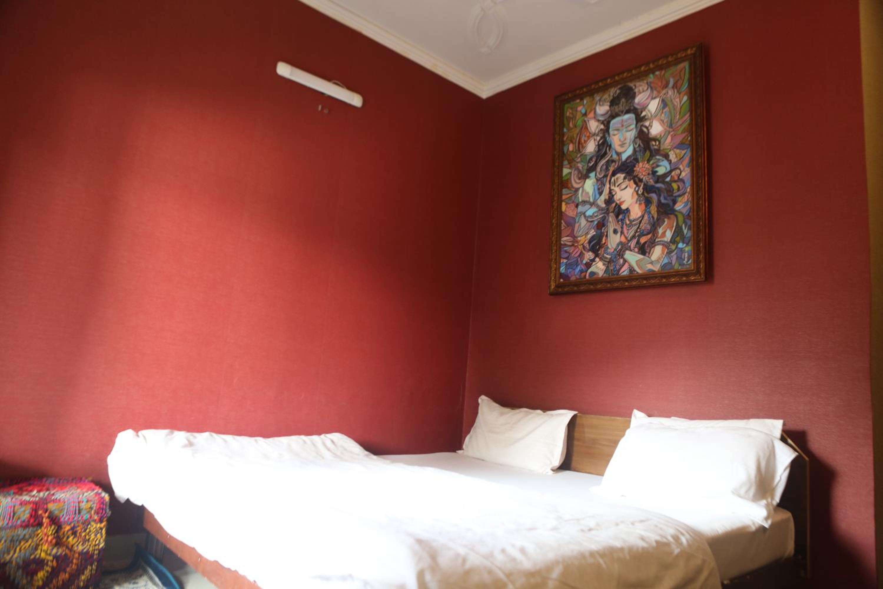 Deluxe Double Room (2 Adults + 1 Child) photo 3