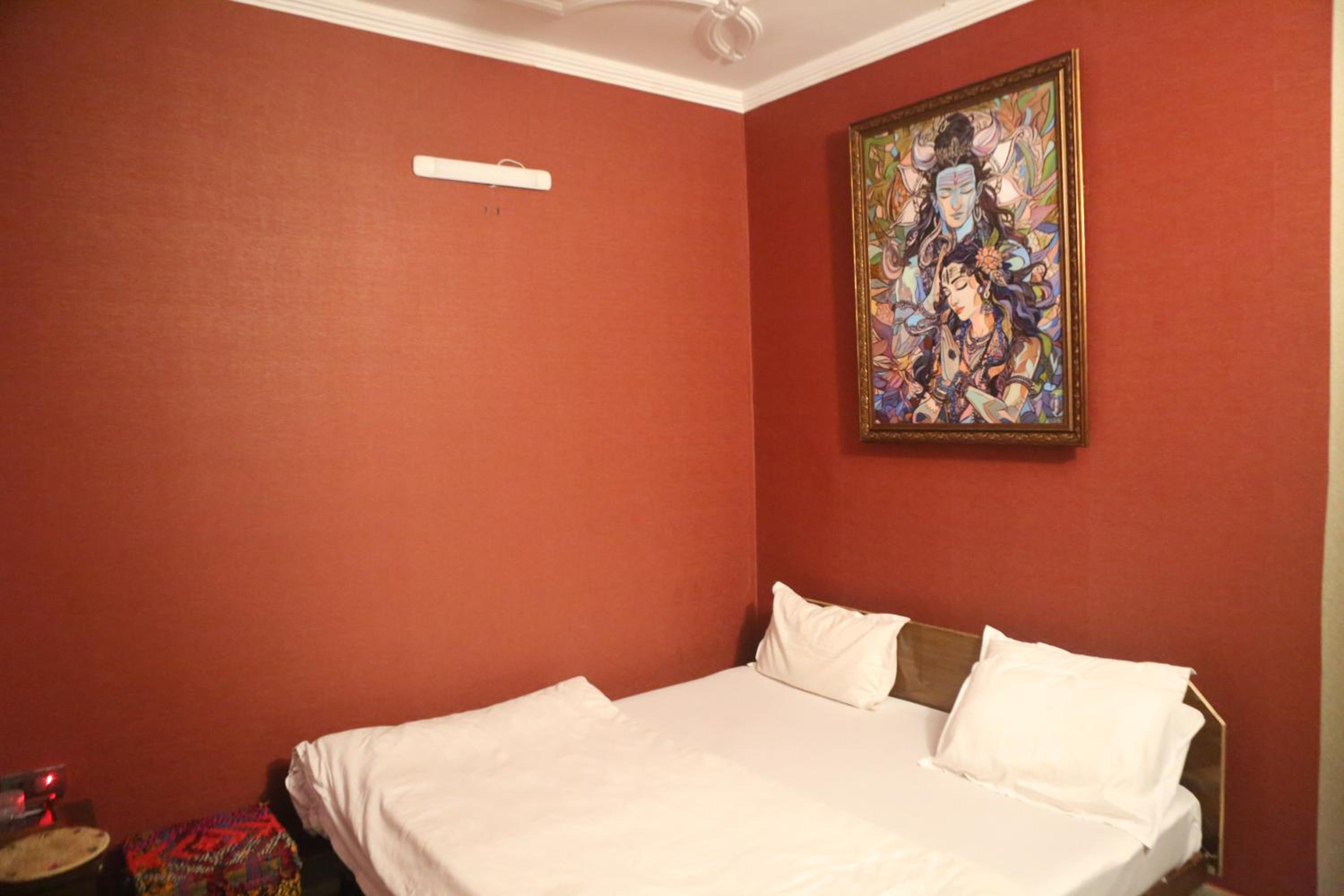 Deluxe Double Room (2 Adults + 1 Child) photo 1