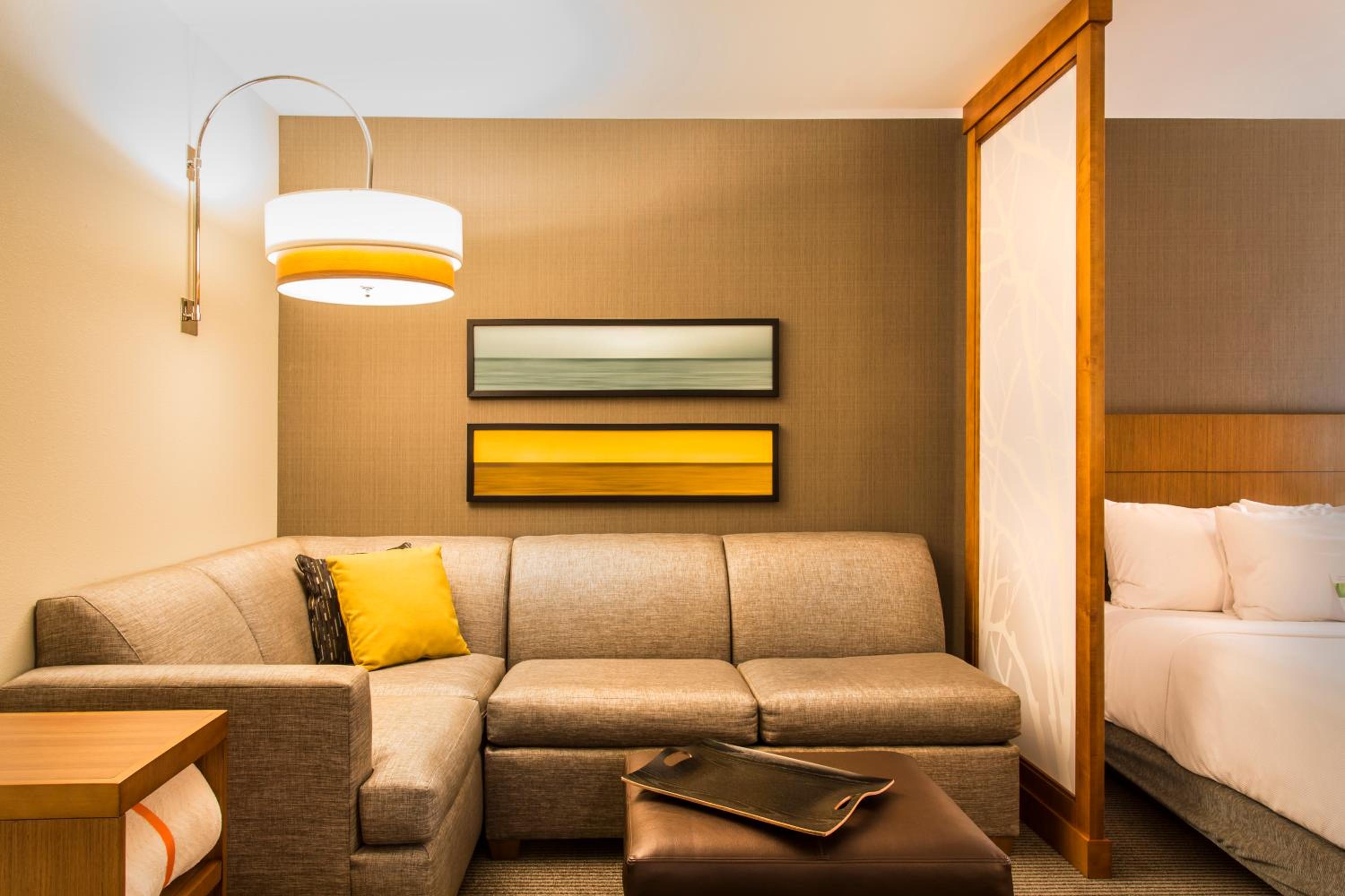 Queen Room with Two Queen Beds and Sofa Bed photo 3