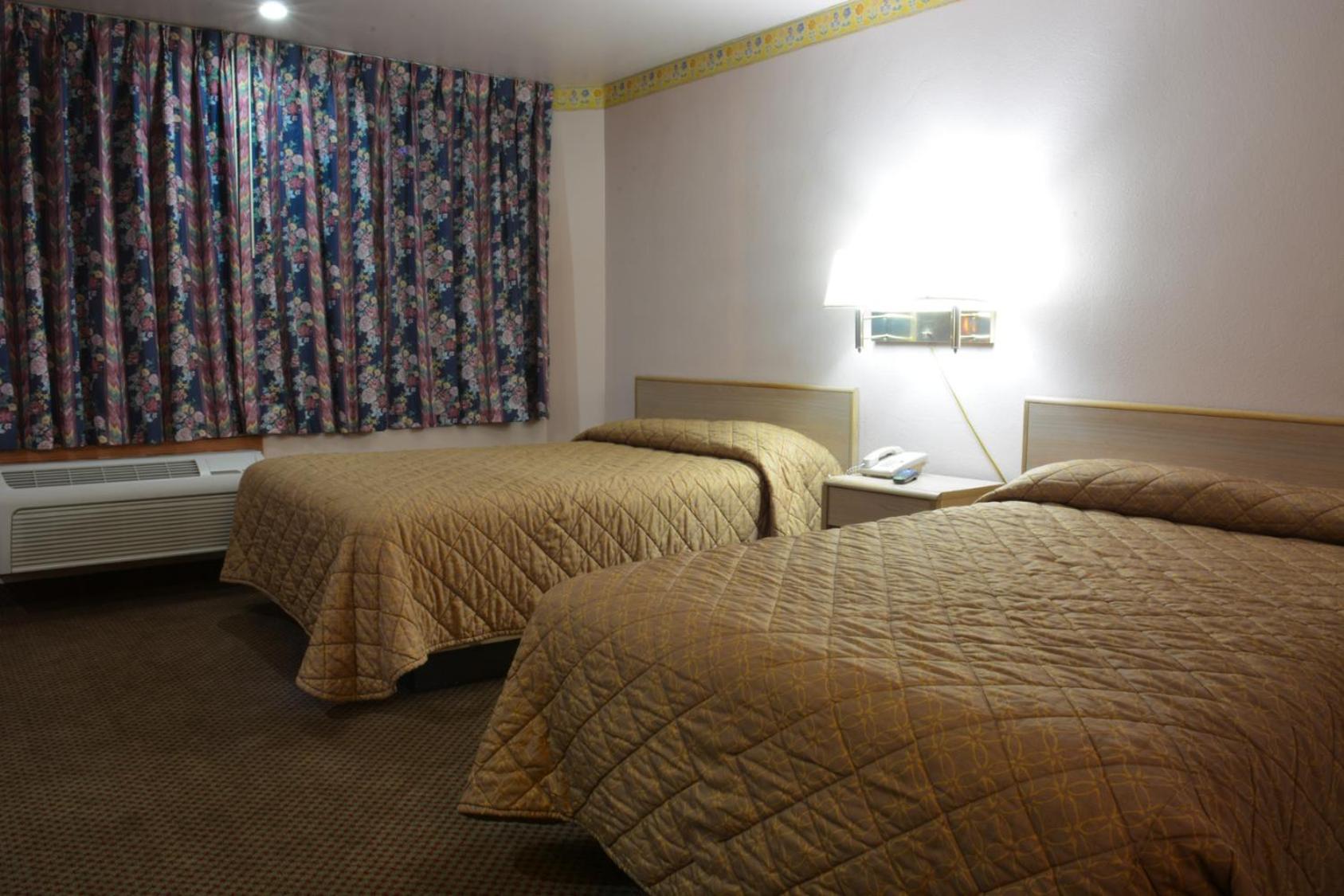 Double Room with Two Double Beds - Photo 1
