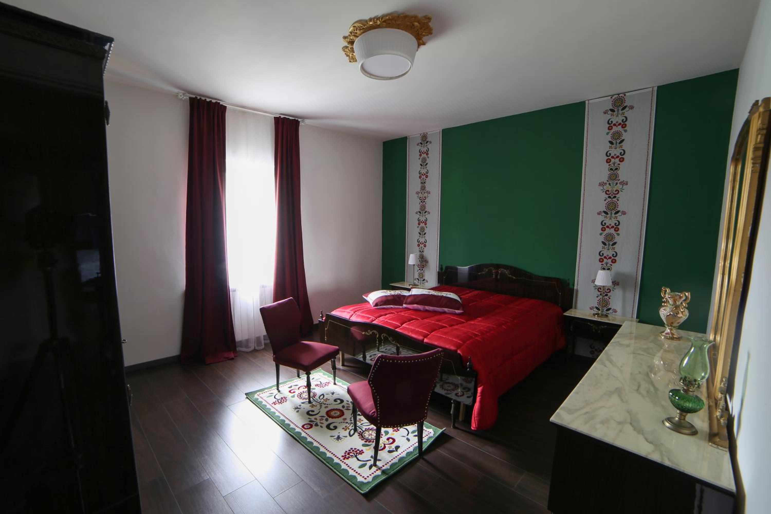 Three-Bedroom House - Photo 1