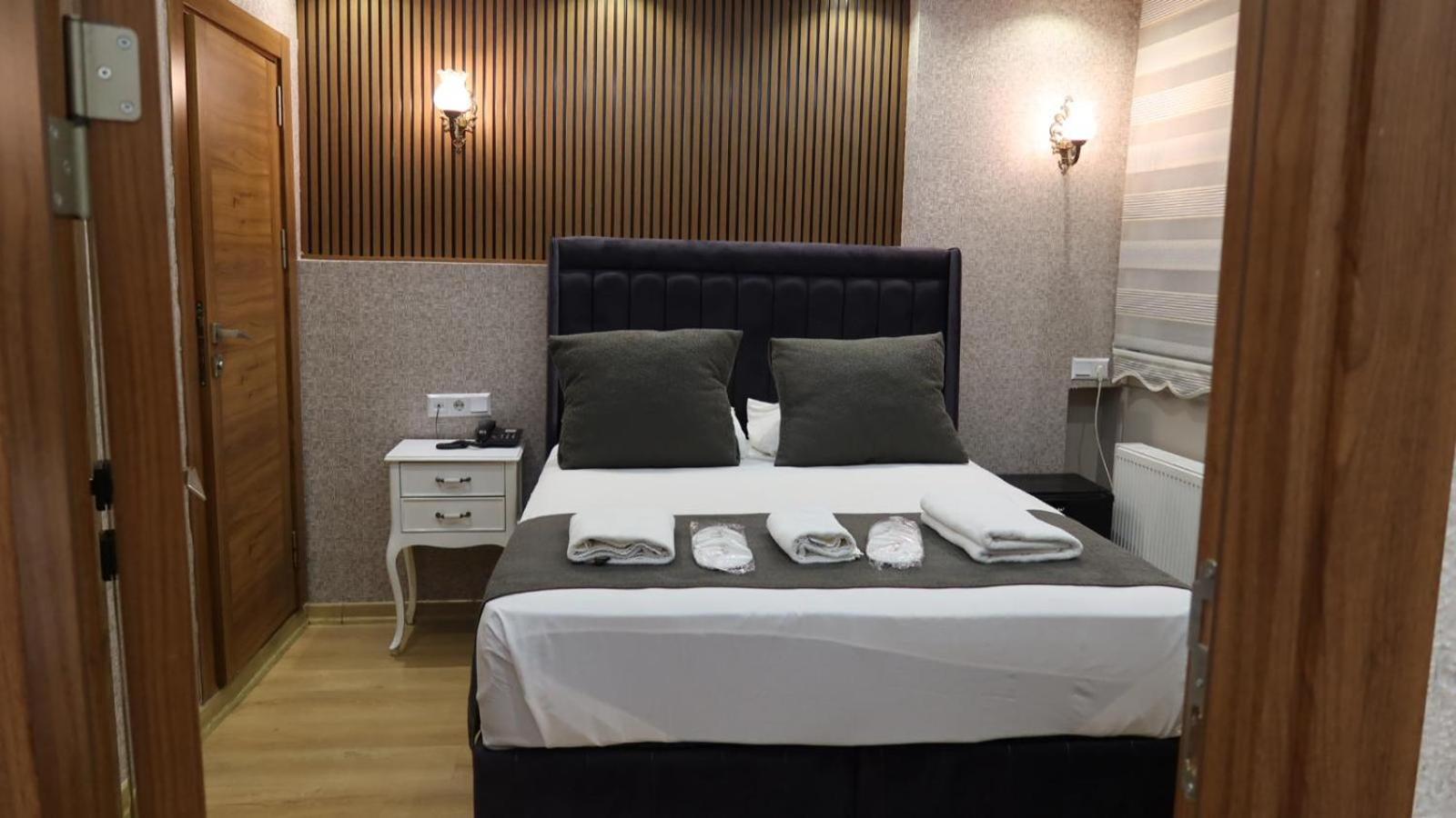 Standard Double Room (No Window) photo 1