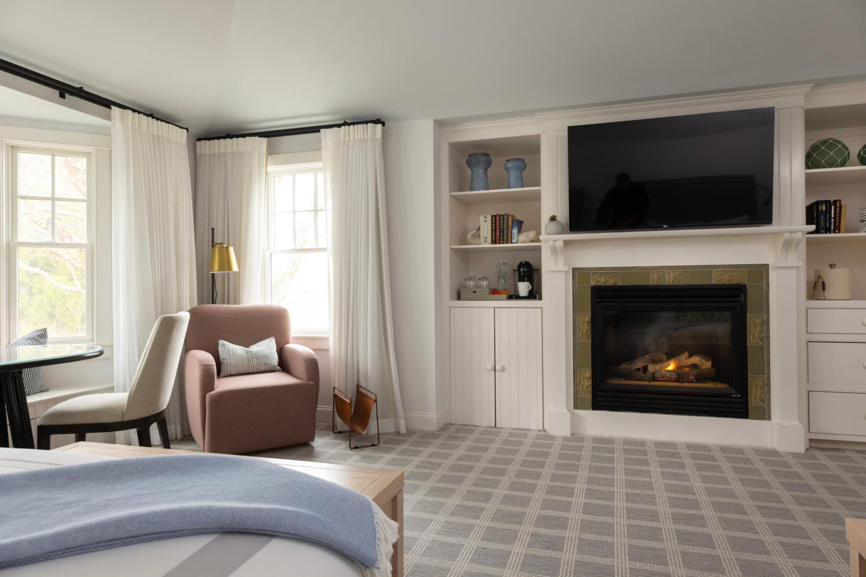 Deluxe Cottage Room with Two Queen Beds photo 2
