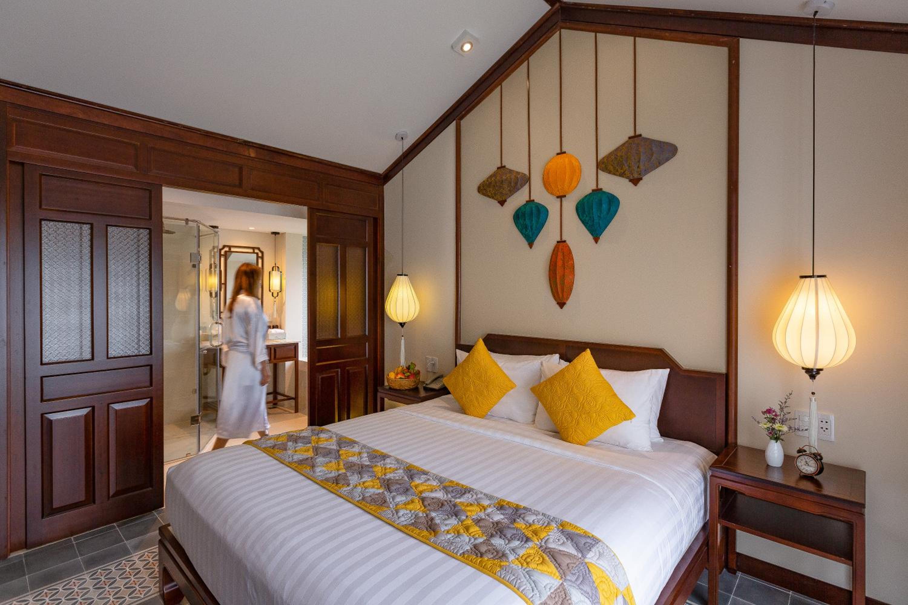 Premium Double/Twin Room, Bathtub, Balcony with Quiet Street View - Photo 3
