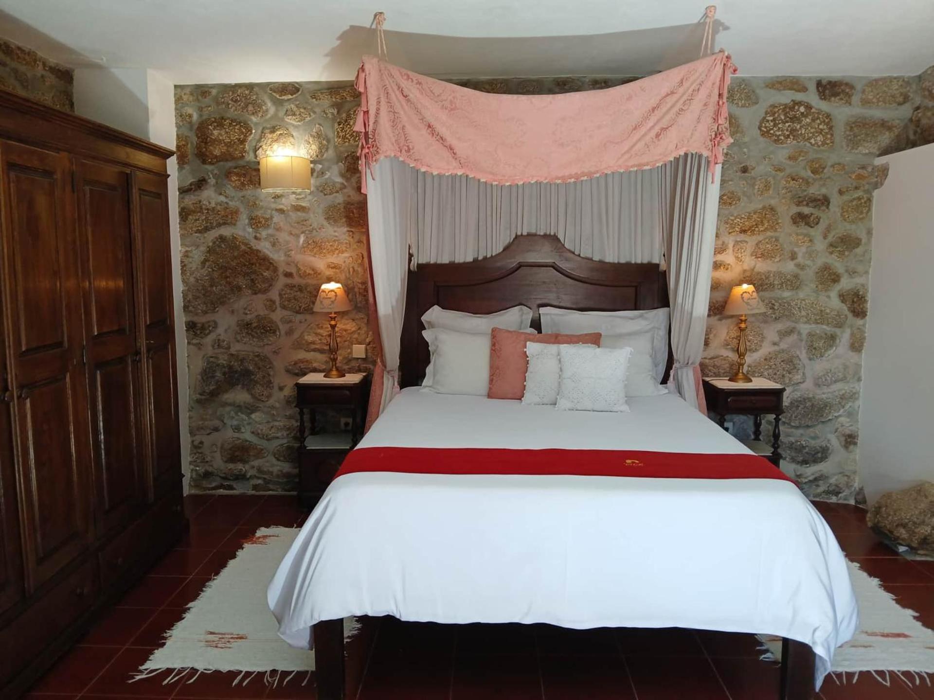 Double or Twin Room with Bathroom photo 2