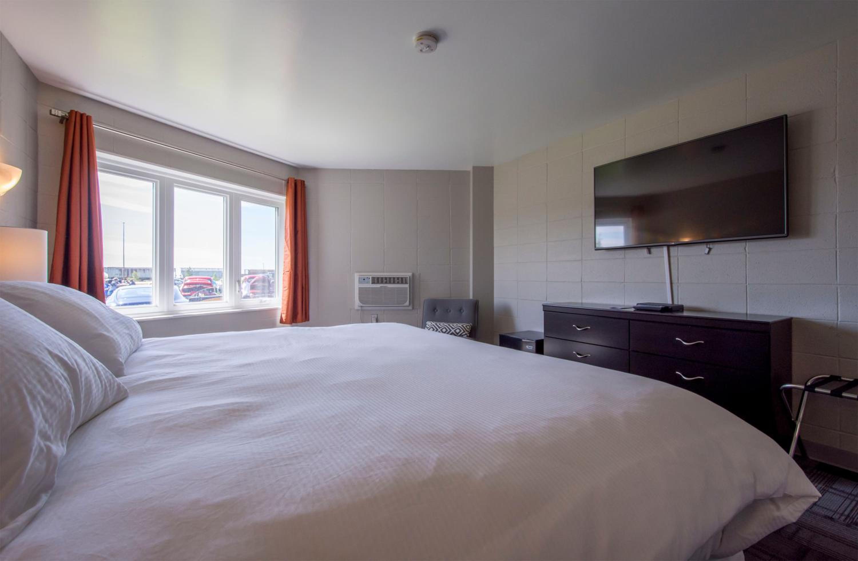 Deluxe King Room photo 1