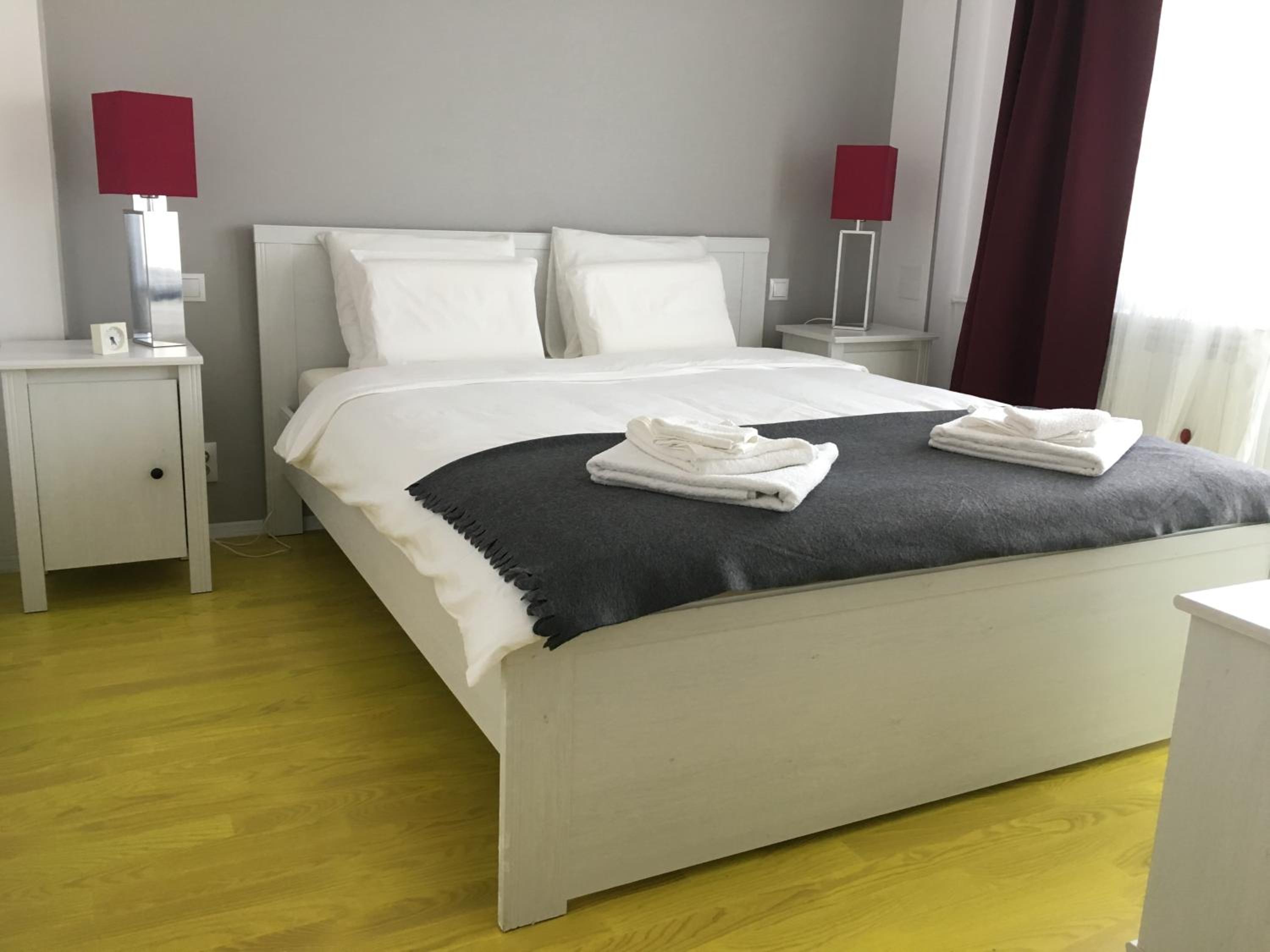 Two-Bedroom Apartment - Photo 47