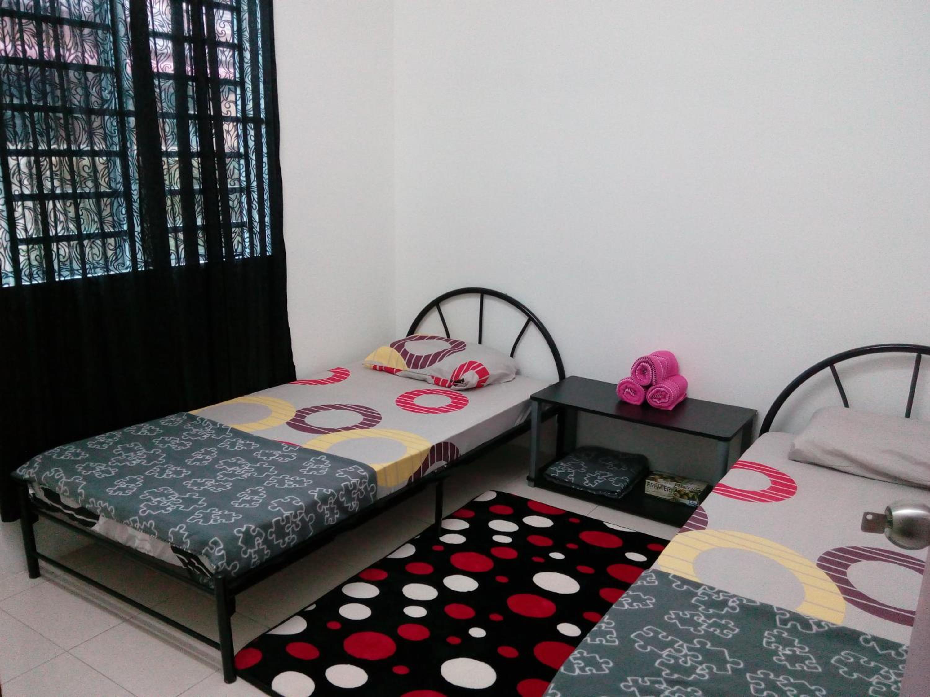 Three-Bedroom House photo 3