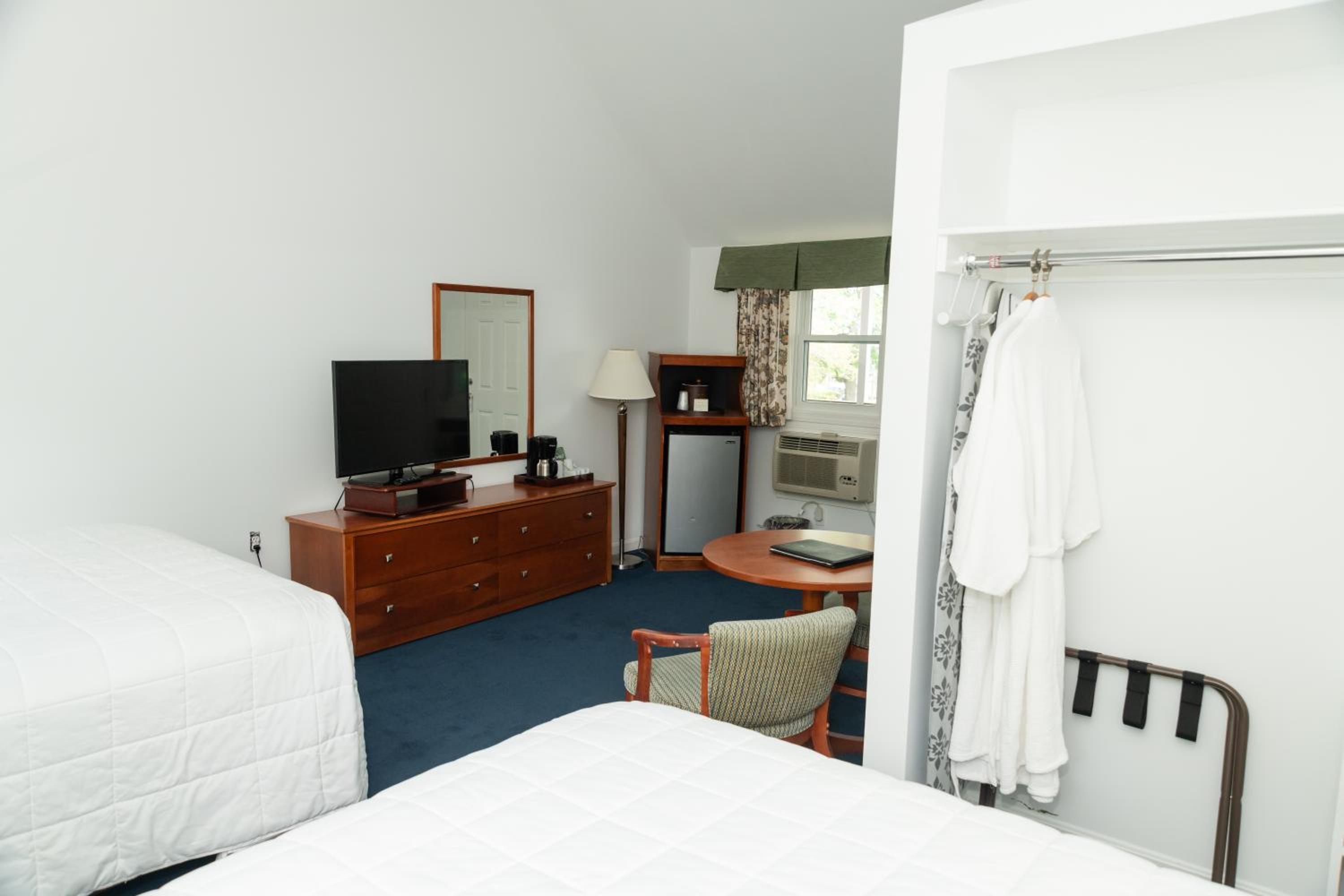 标准双人间 - Court Motel Bulding