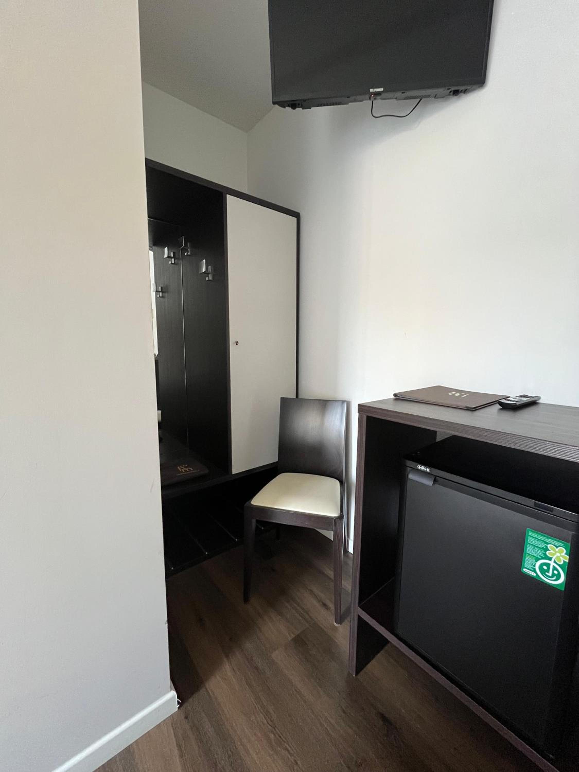 Economy Double or Twin Room photo 3