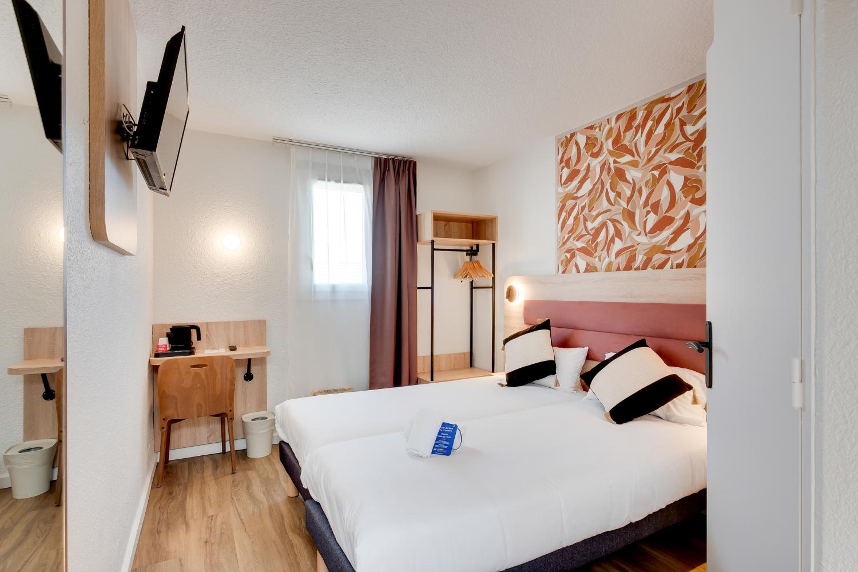 Standard Twin Room - Non-Smoking photo 3