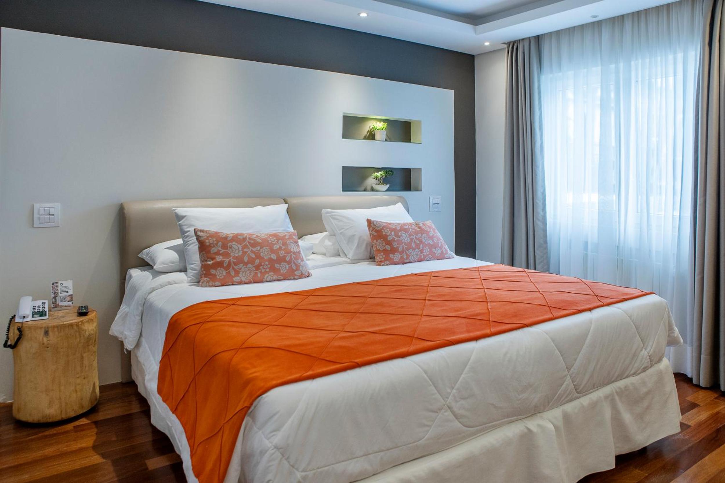 Available room thumbnail 5