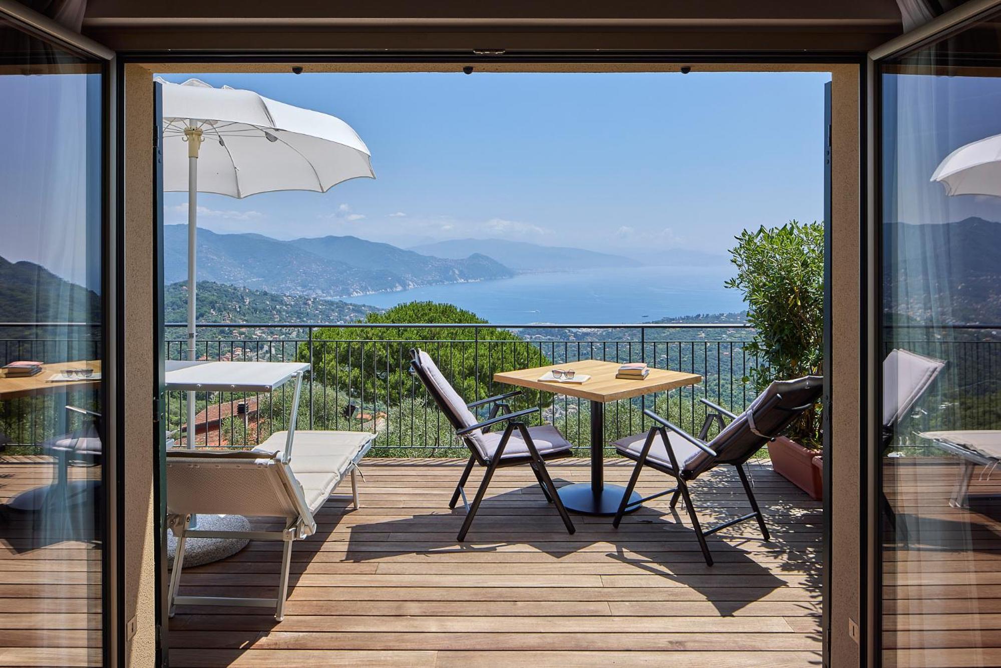 Deluxe Double or Twin Room with Sea View