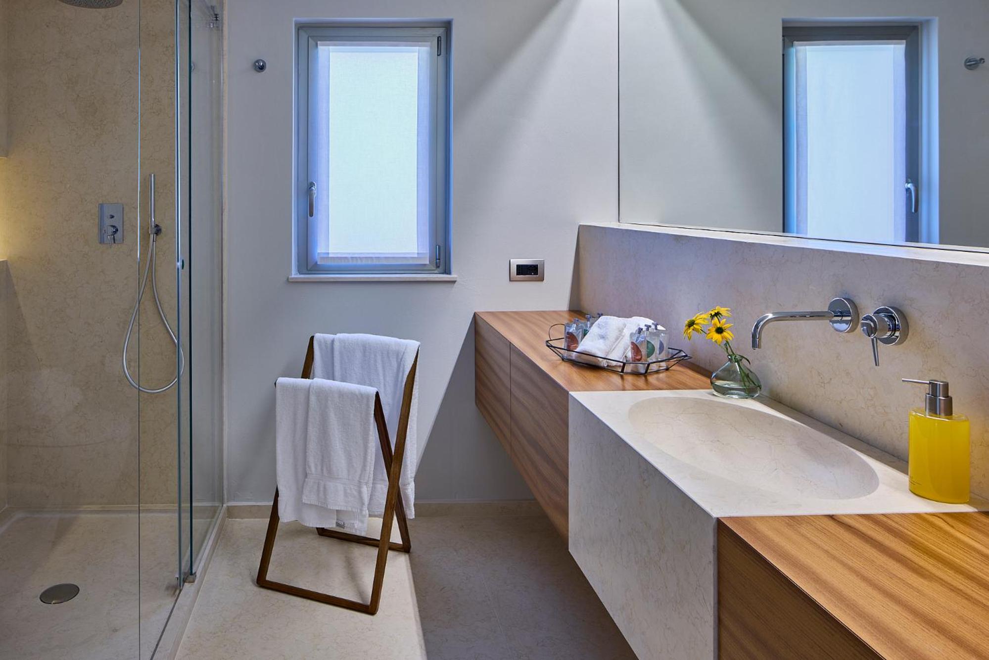 Deluxe Double or Twin Room with Sea View