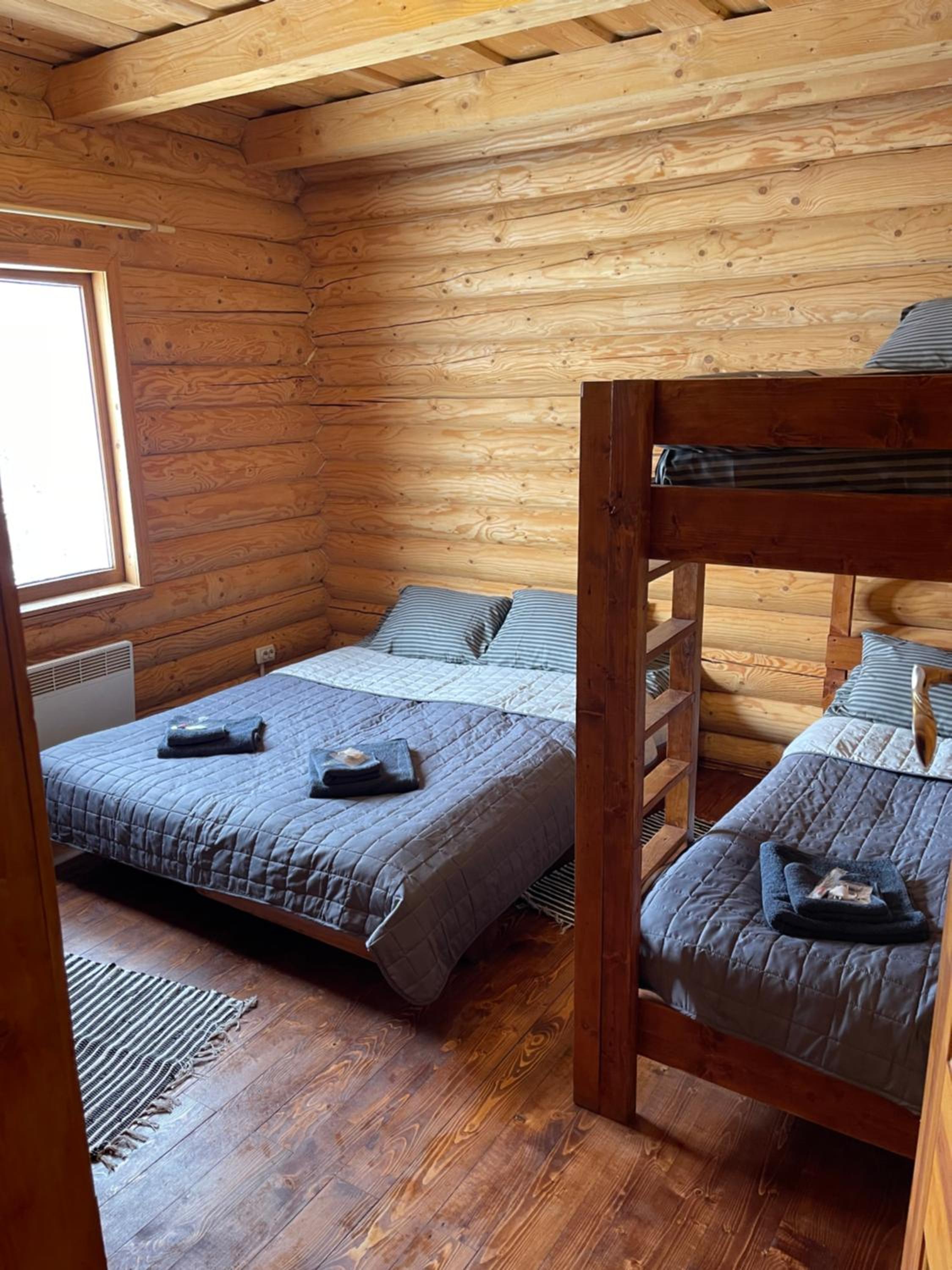 Quadruple Room with Shared Bathroom photo 2