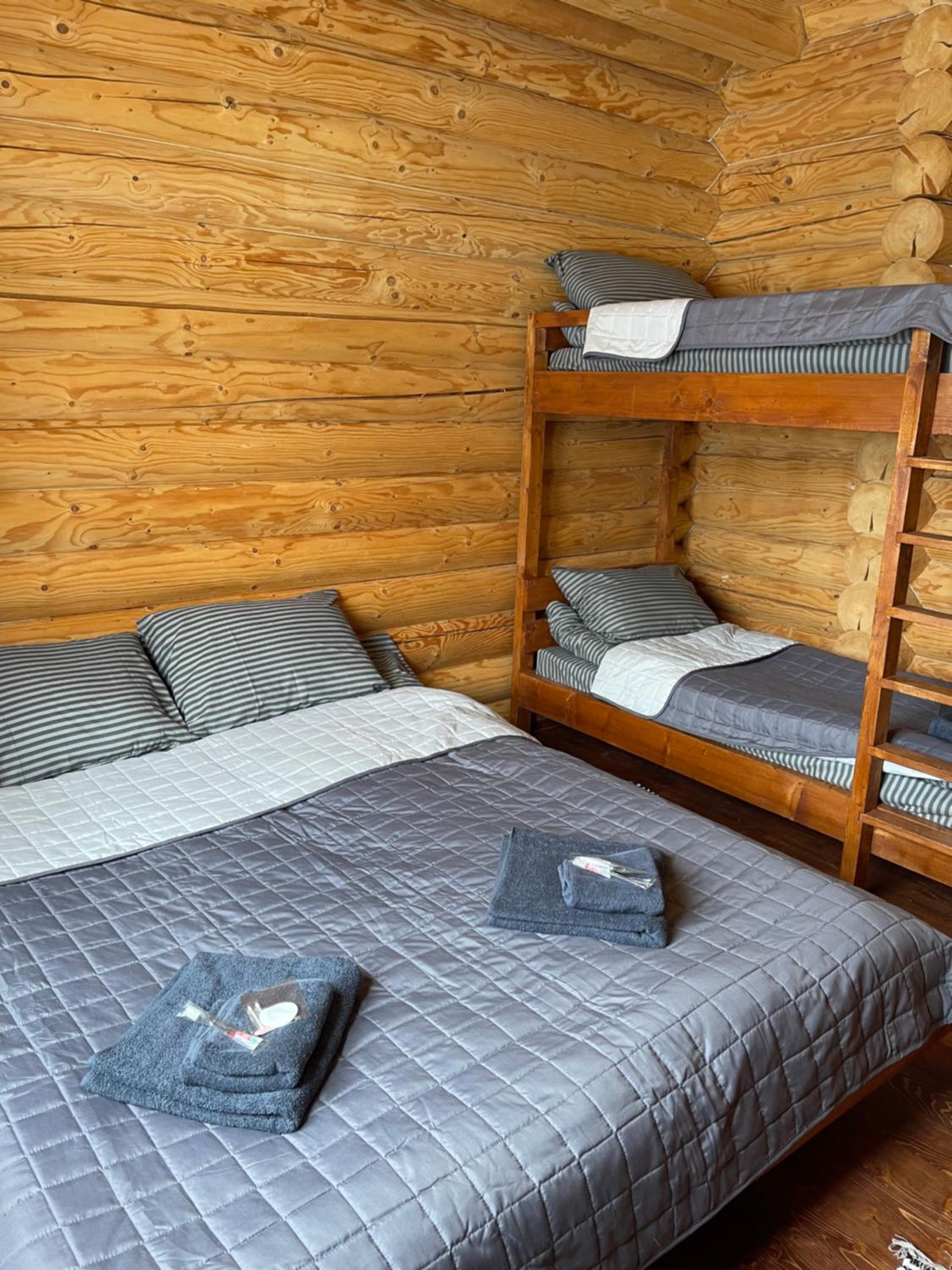 Quadruple Room with Shared Bathroom photo 3