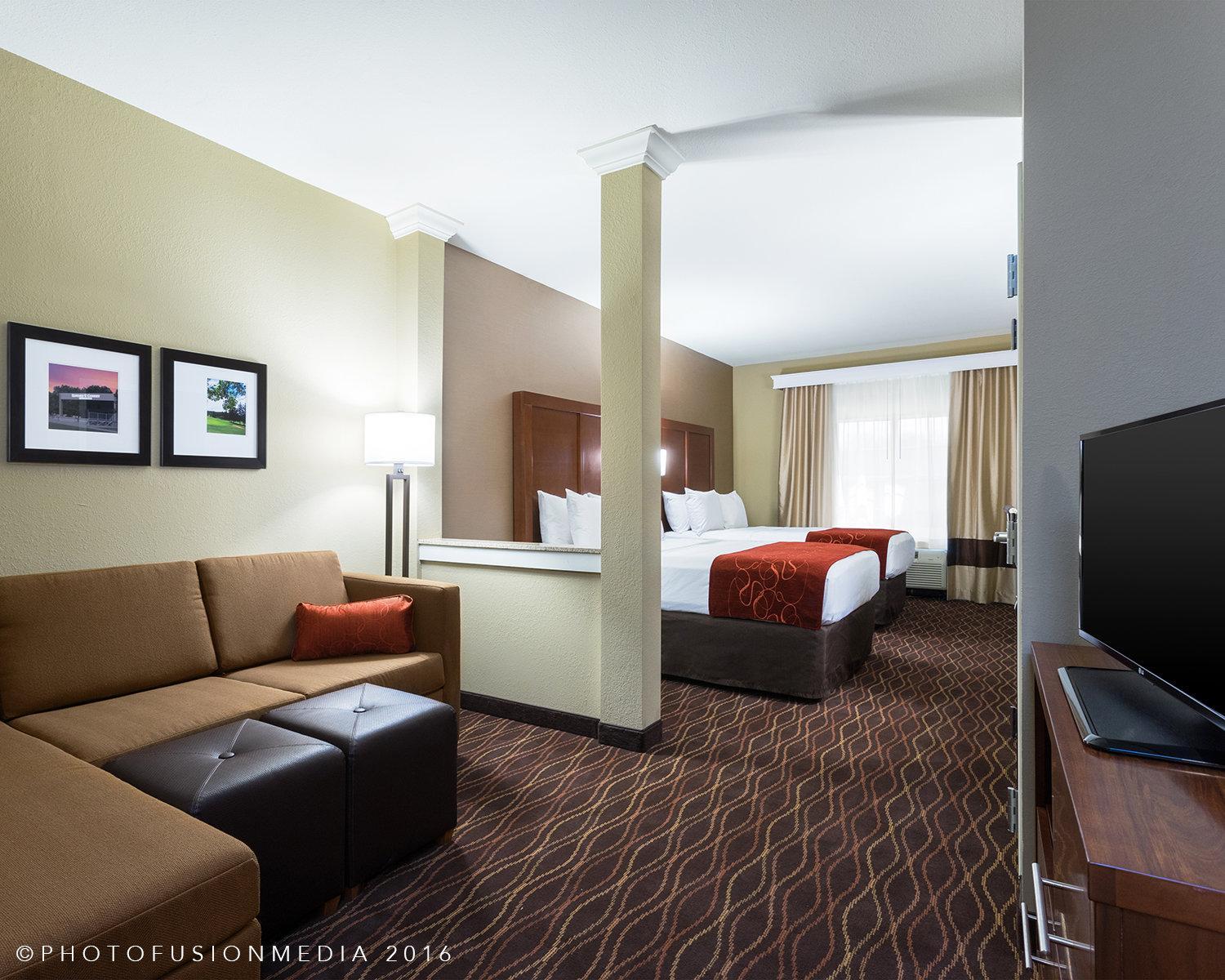 Suite with Two Queen Beds - Accessible/Non-Smoking photo 1