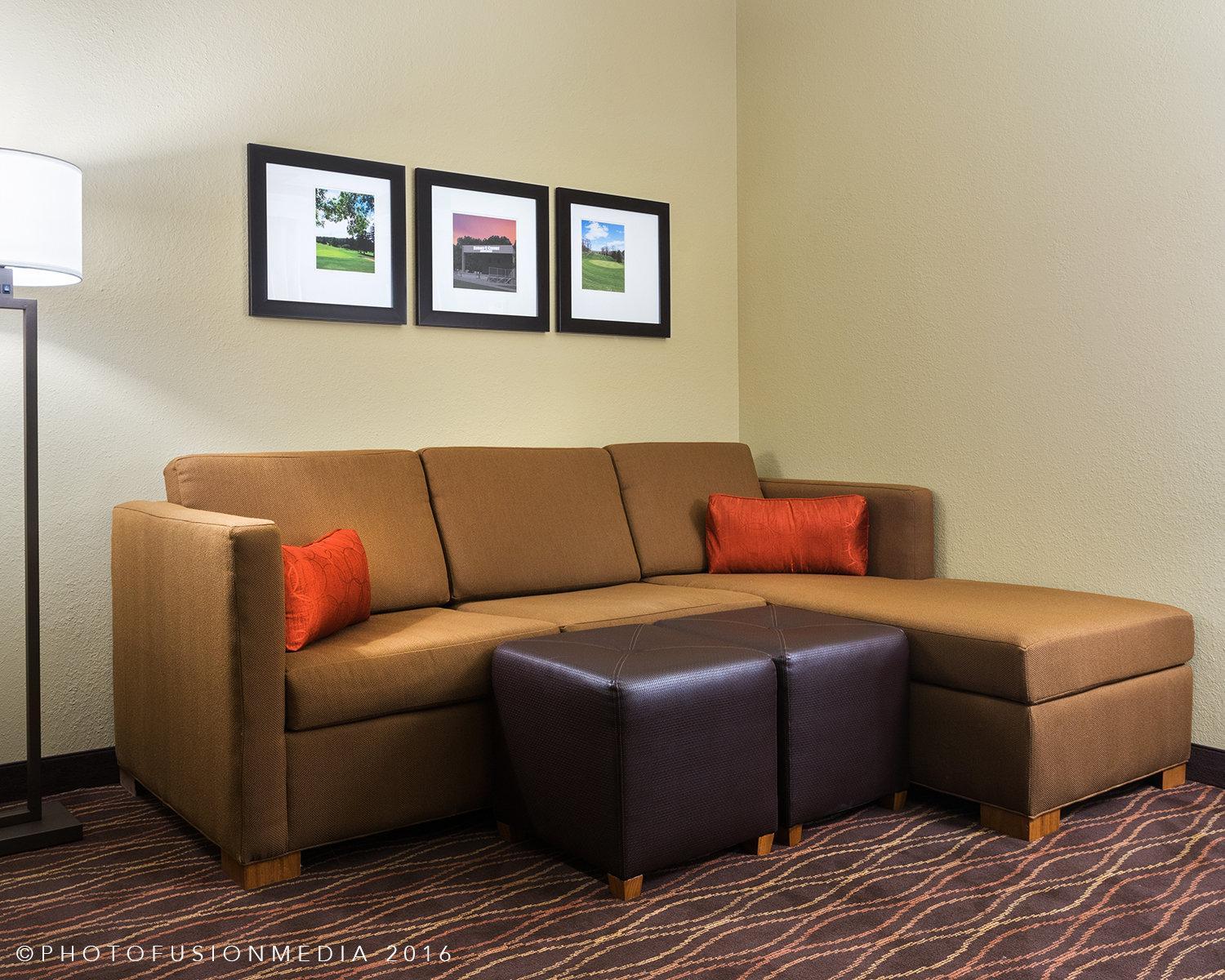 Suite with Two Queen Beds - Accessible/Non-Smoking photo 2