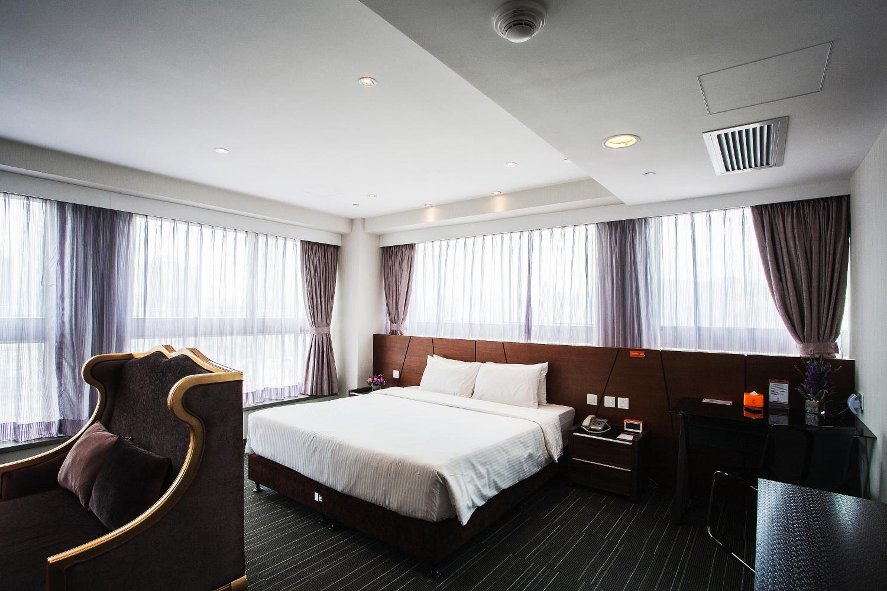 BOB King Suite photo 2