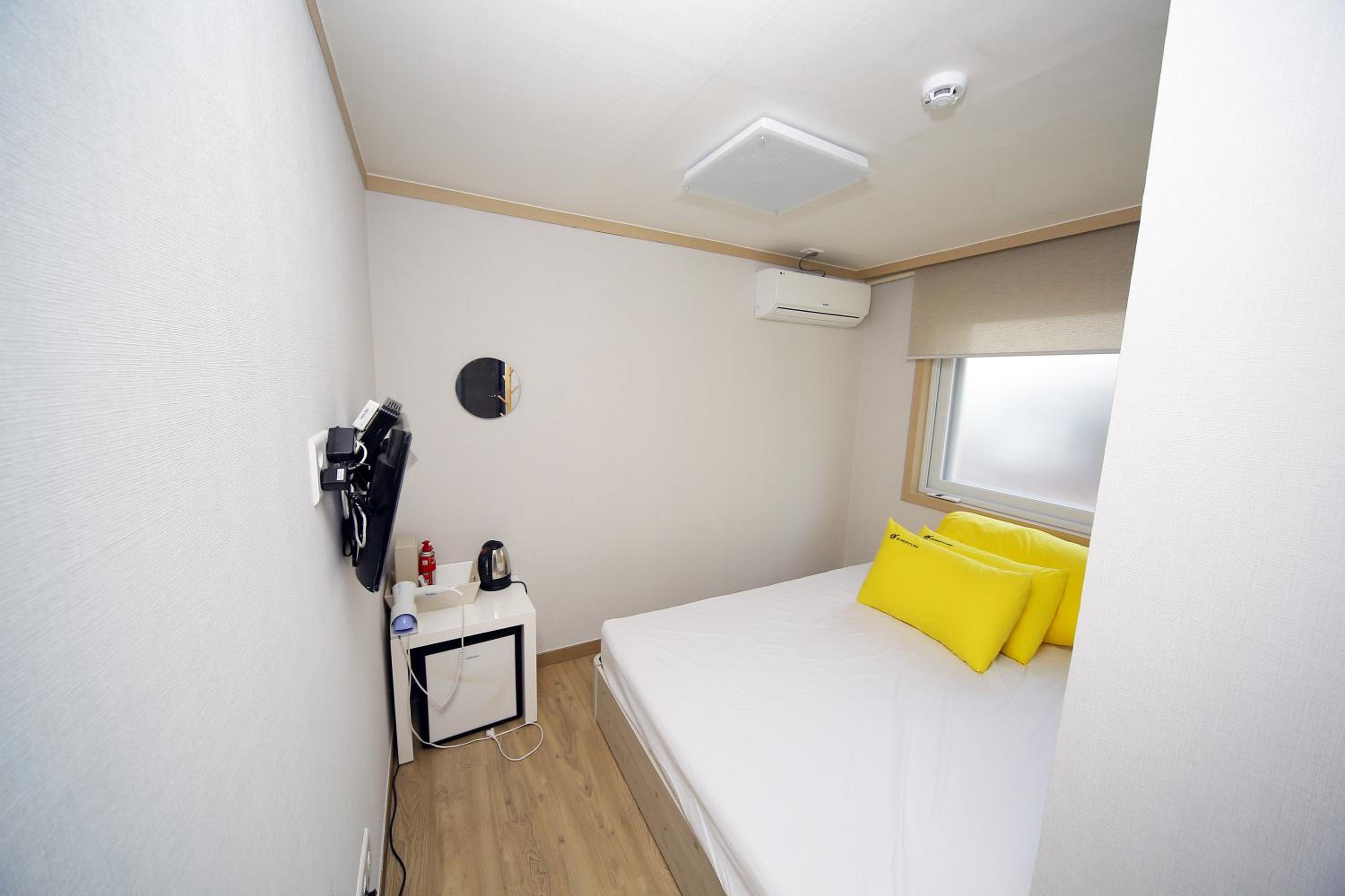 Double Room - Photo 2