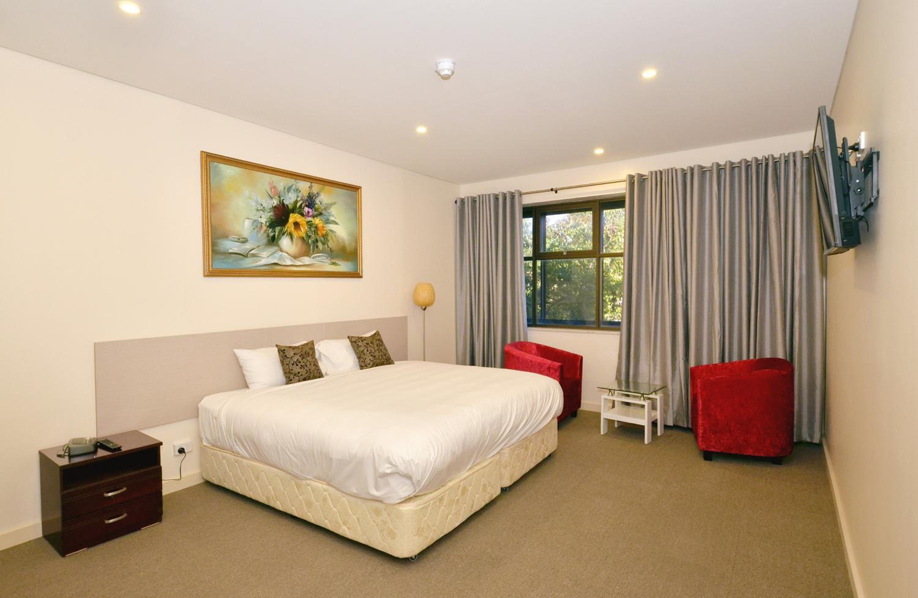 Deluxe King Room photo 1