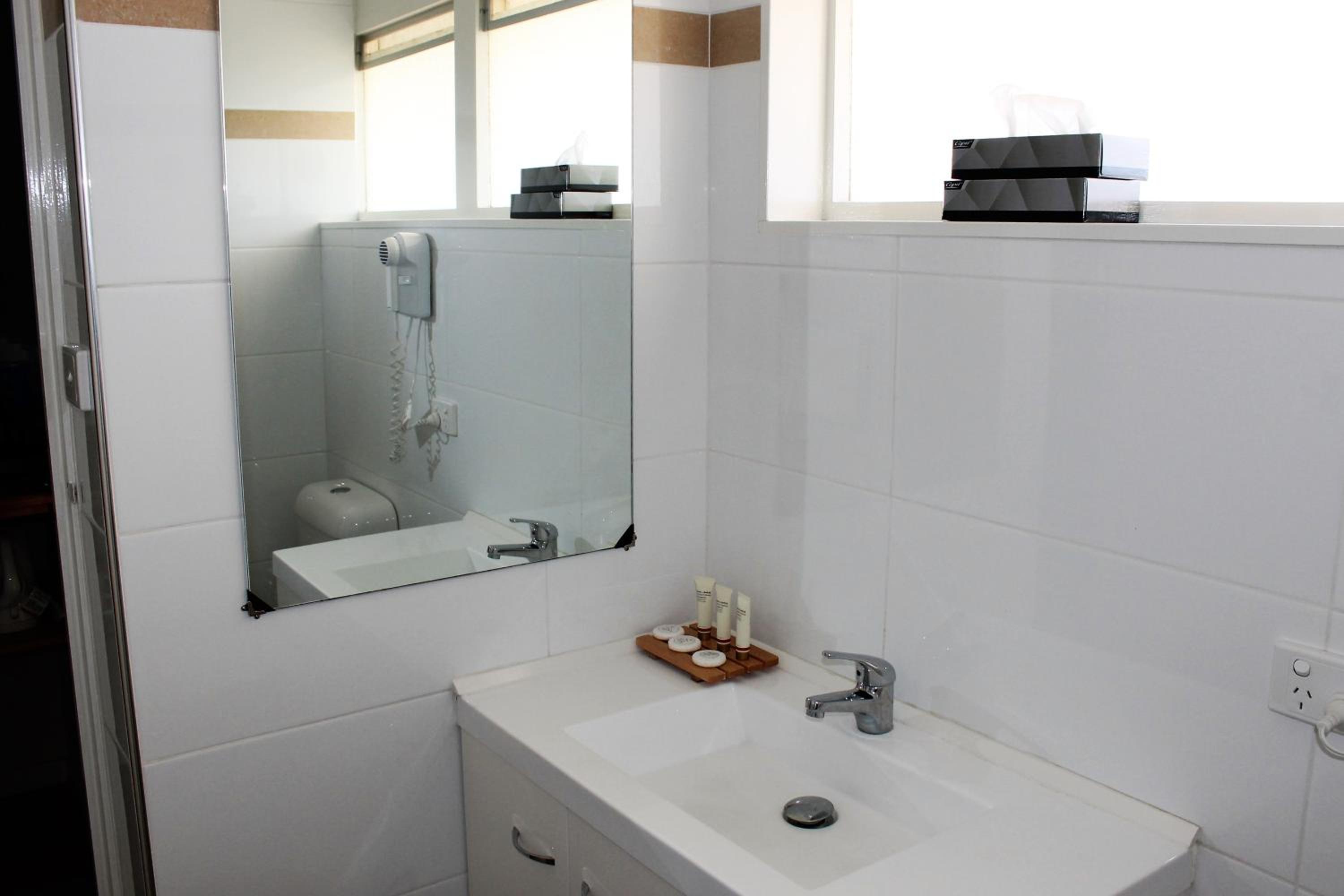 Queen Room - Photo 6
