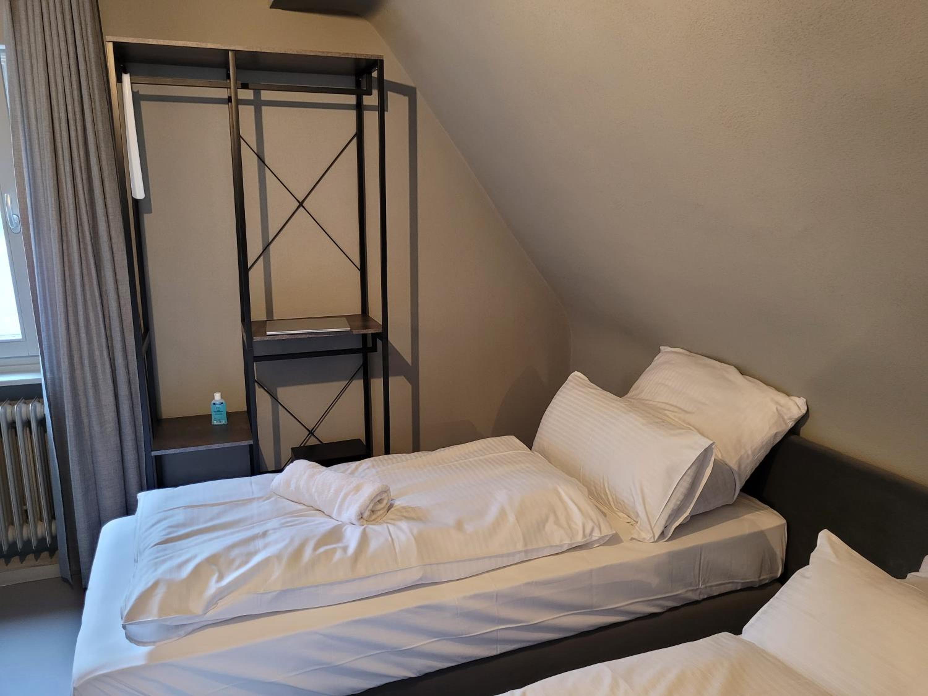 One-Bedroom Apartment with City View photo 2