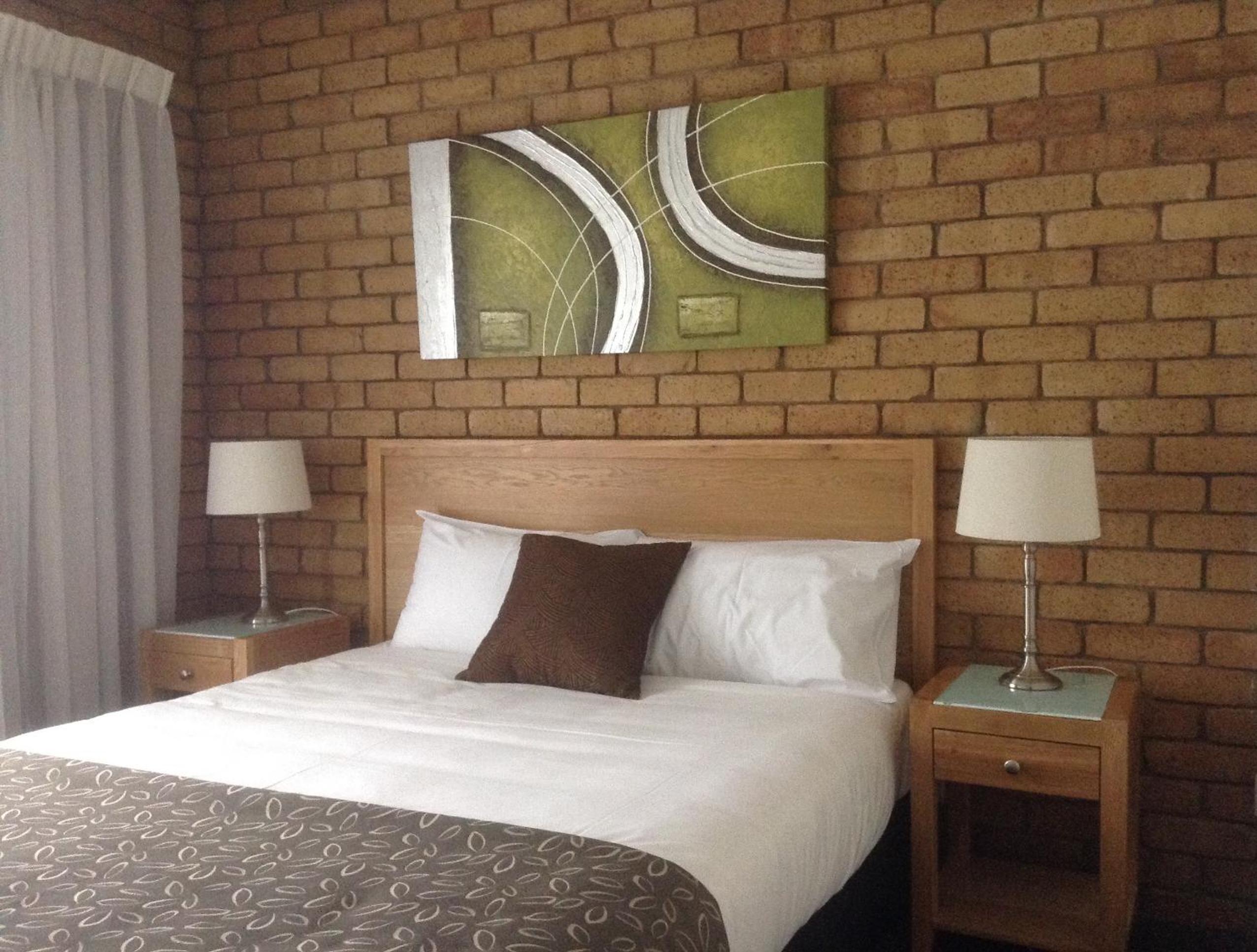 One-Bedroom Apartment - Photo 1