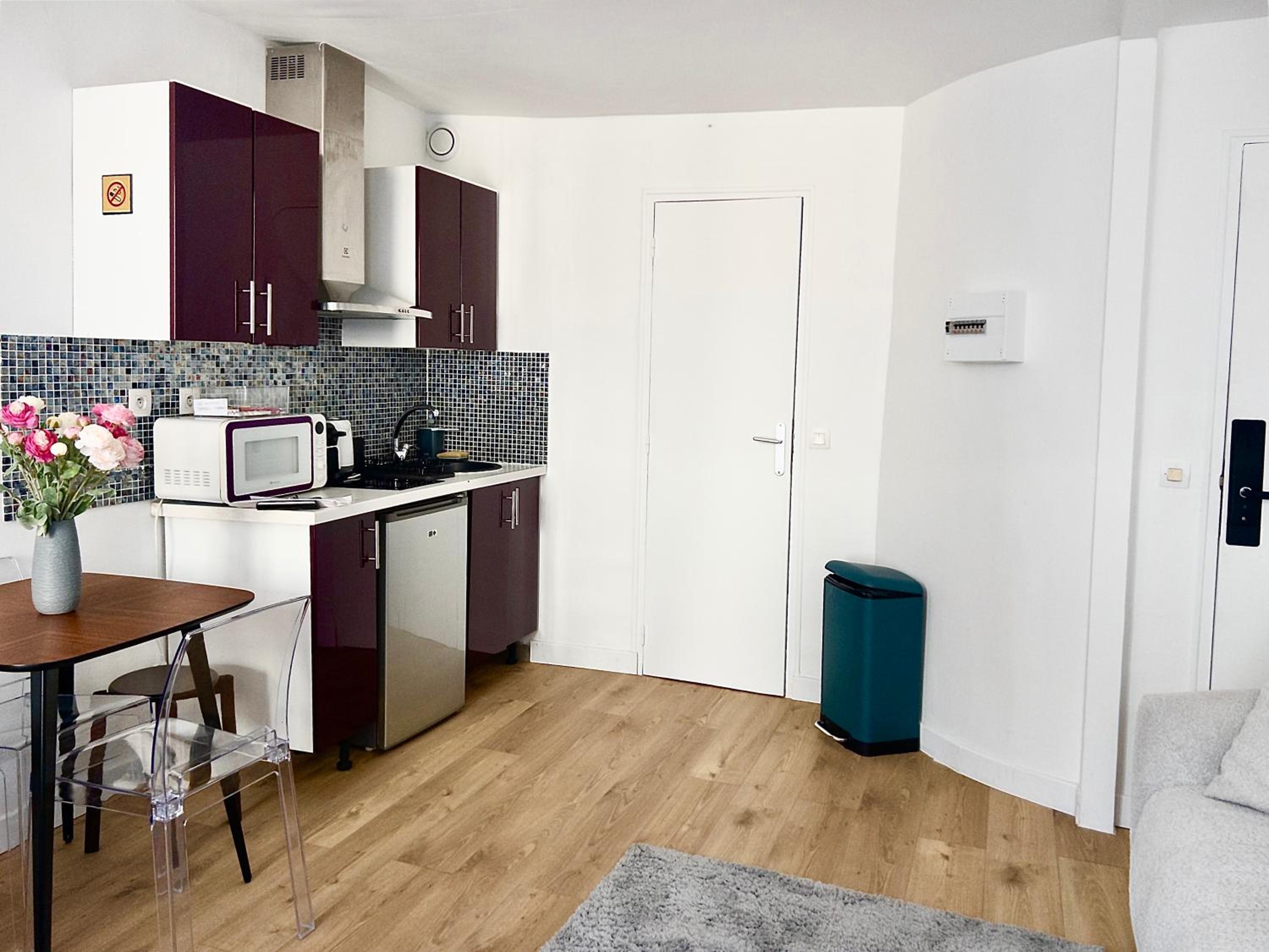 Studio Apartment photo 3