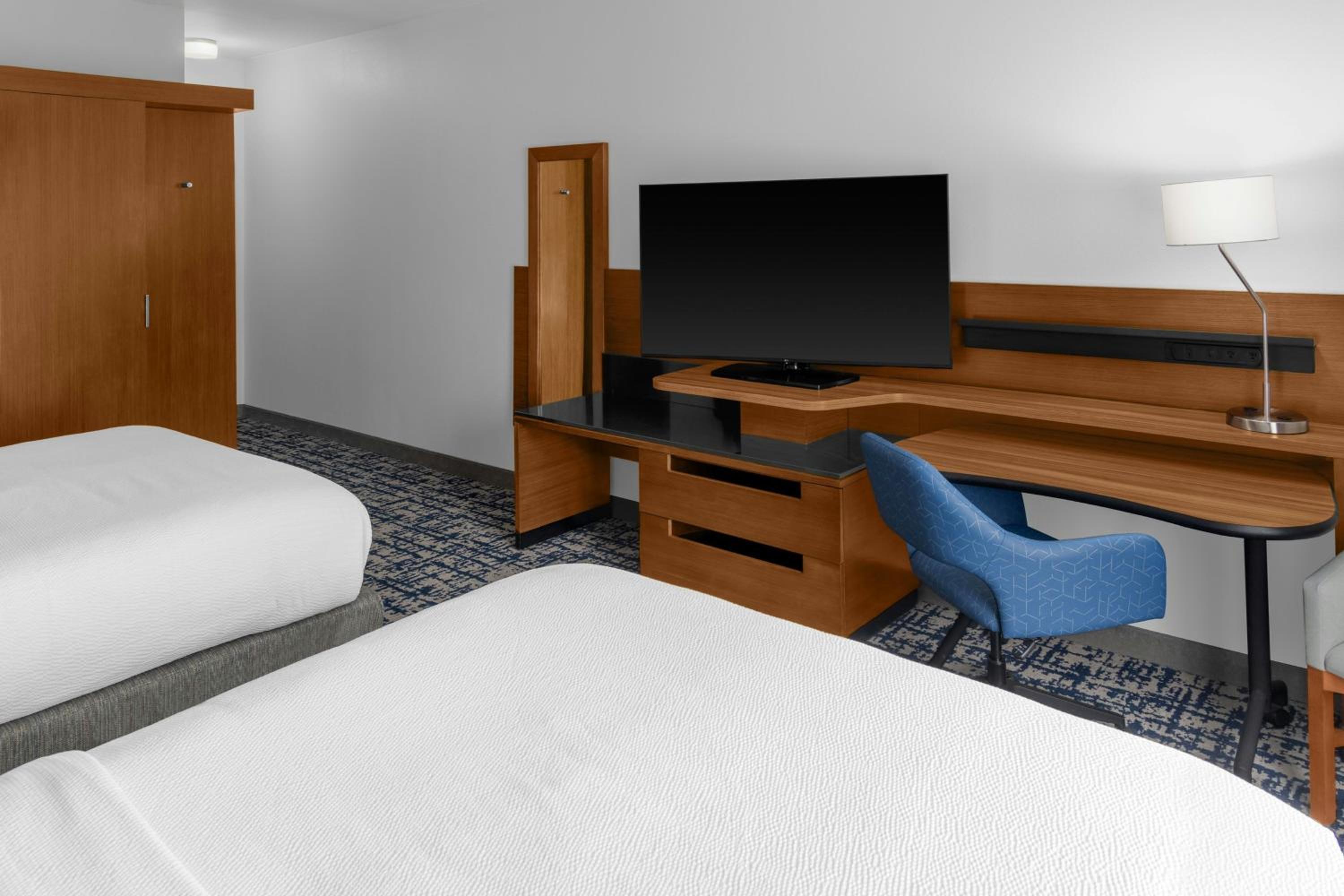 Queen Room with Two Queen Beds - Hearing Accessible photo 3