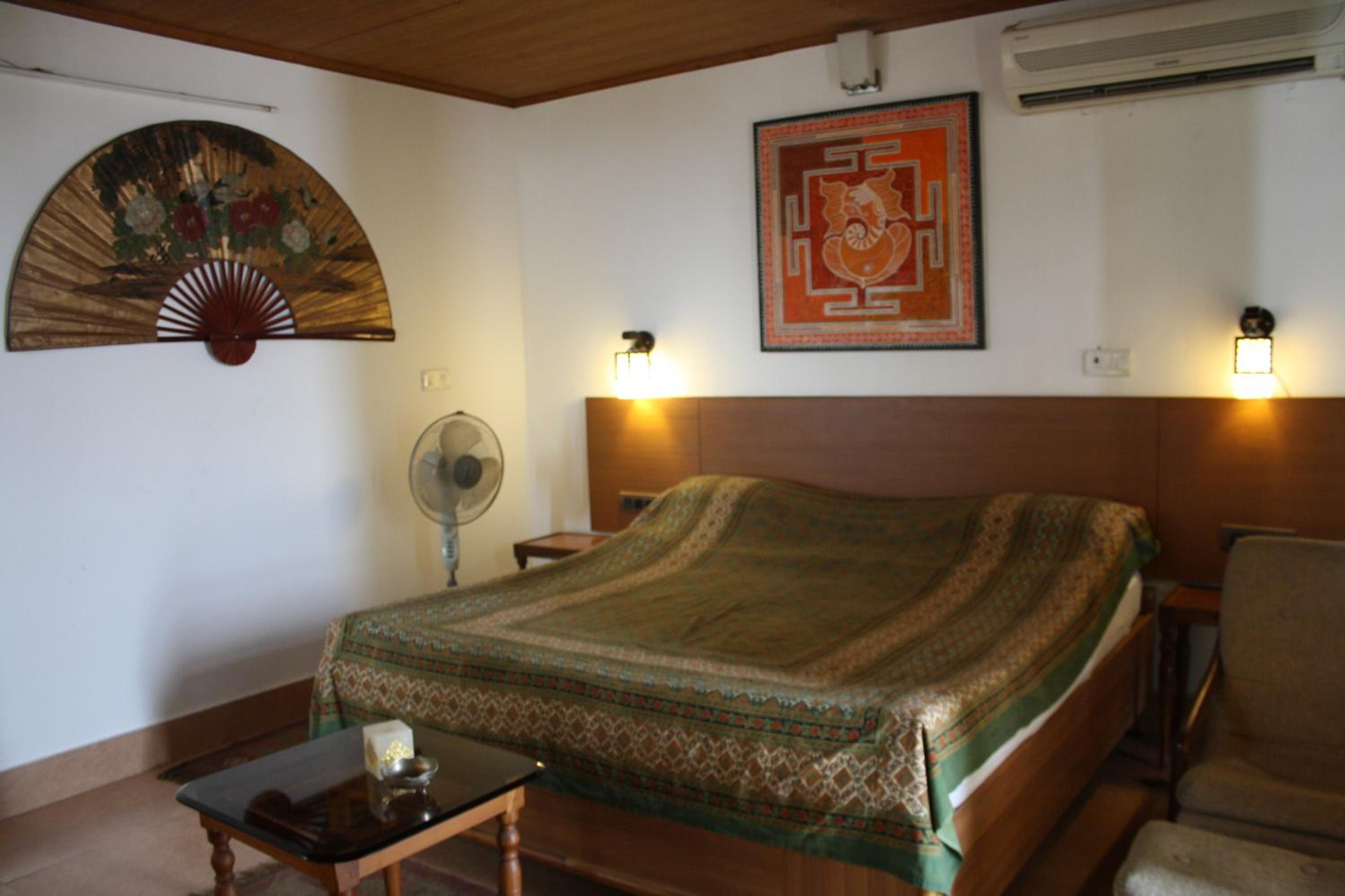 Double or Twin Room with Lake View photo 3