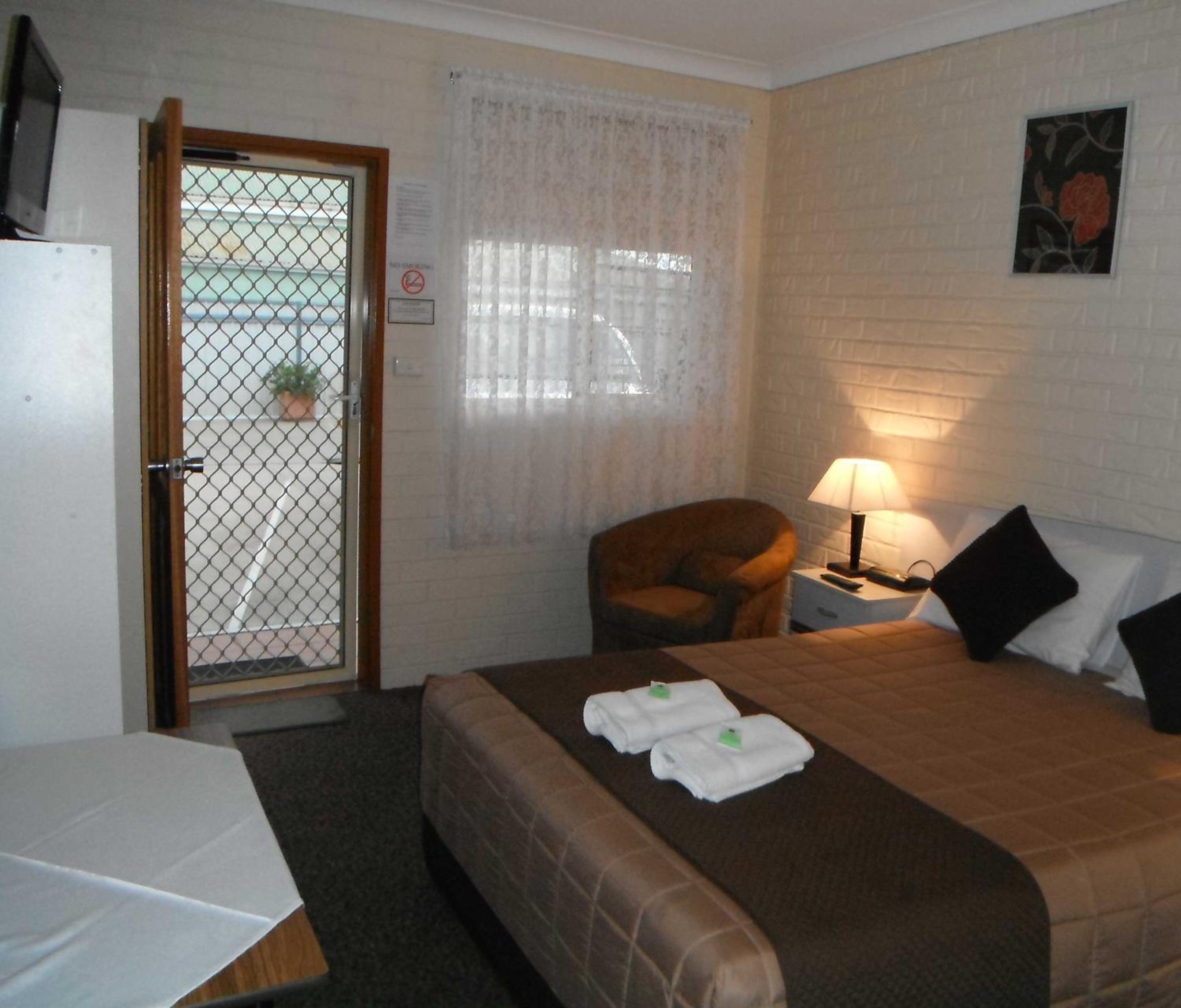 Queen Room photo 3