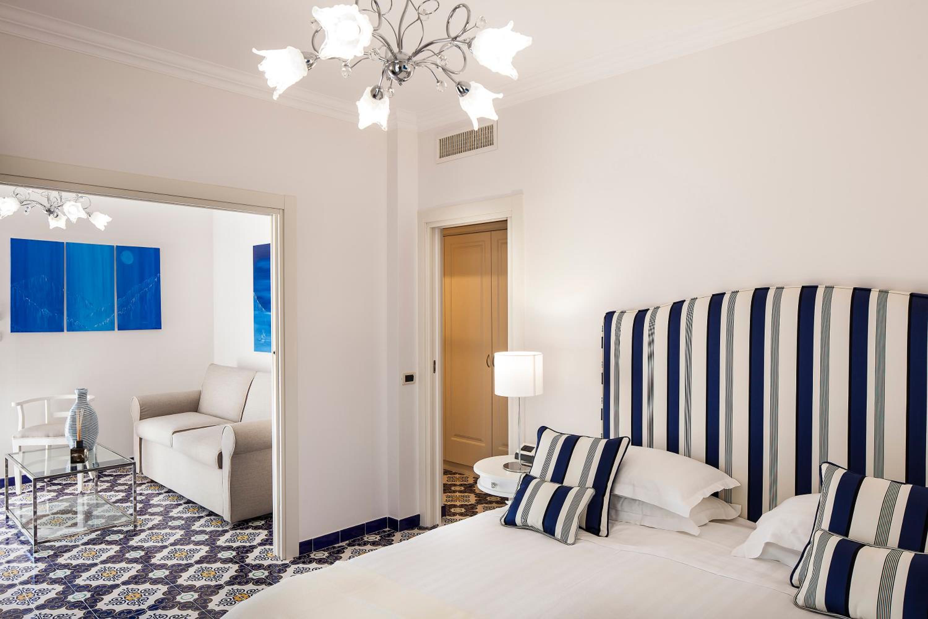 Exclusive Suite - Photo 1