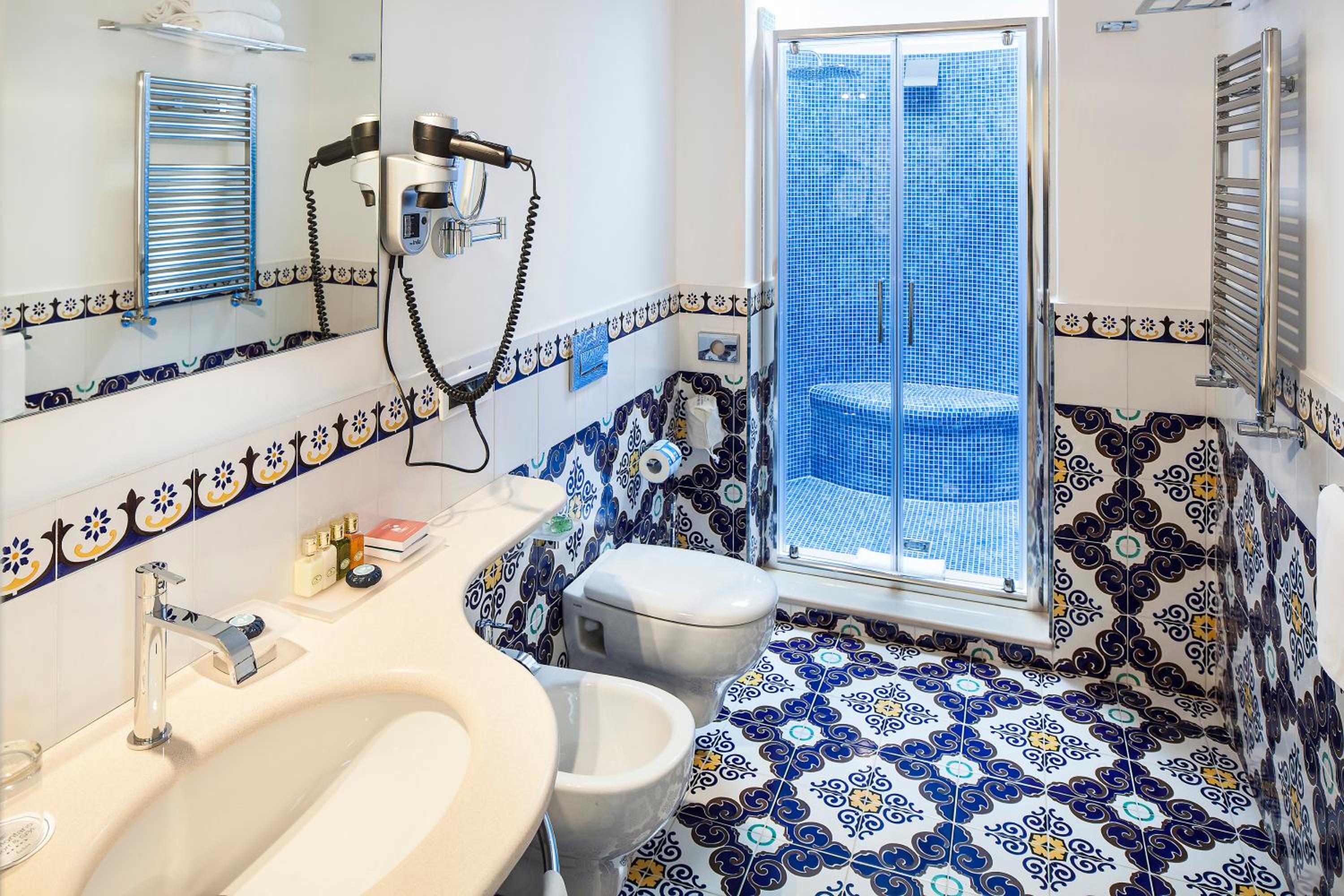Exclusive Suite - Photo 5