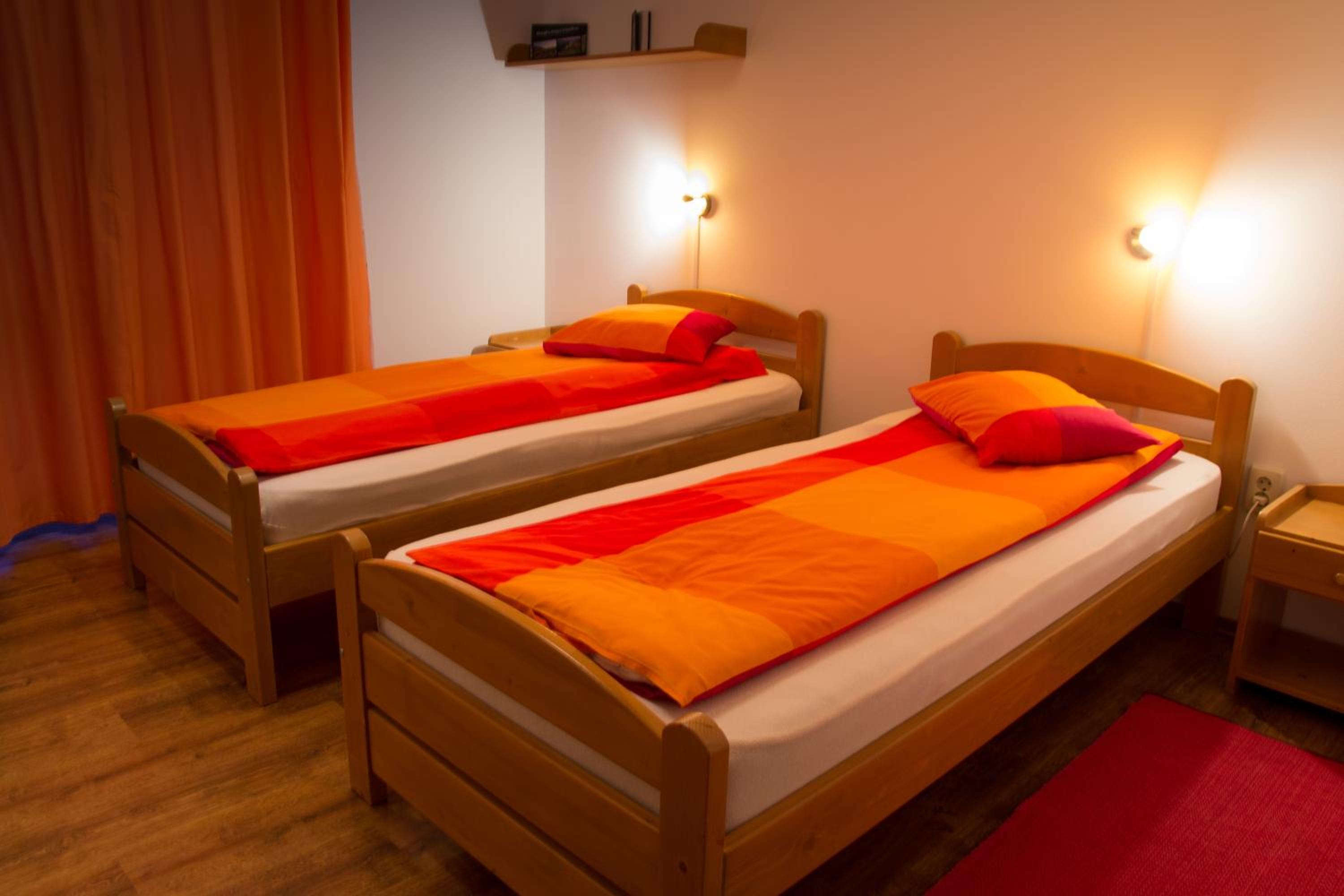 Twin Room - Photo 1