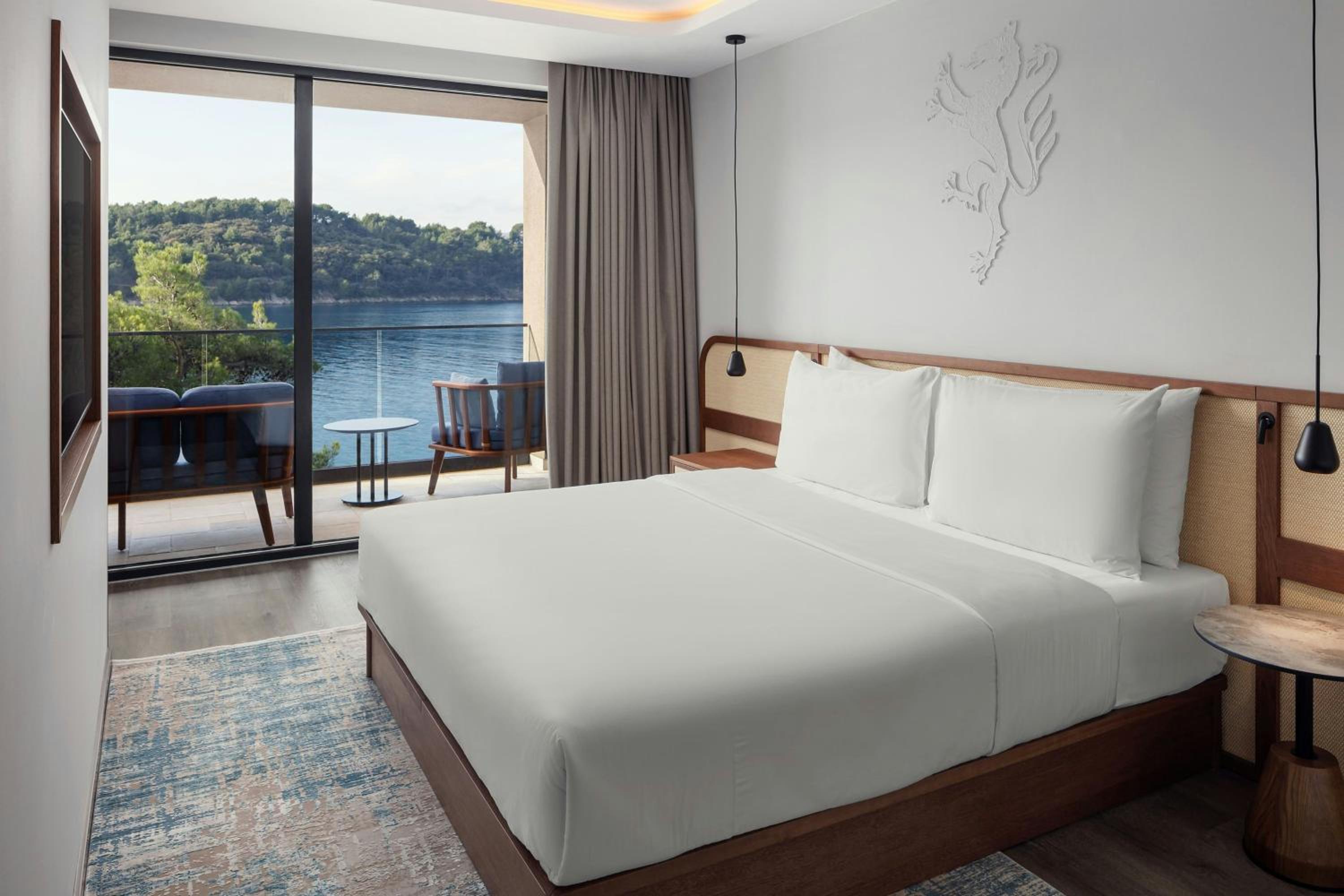 King Suite with Sofa Bed and Balcony - Seafront/The Isolano
