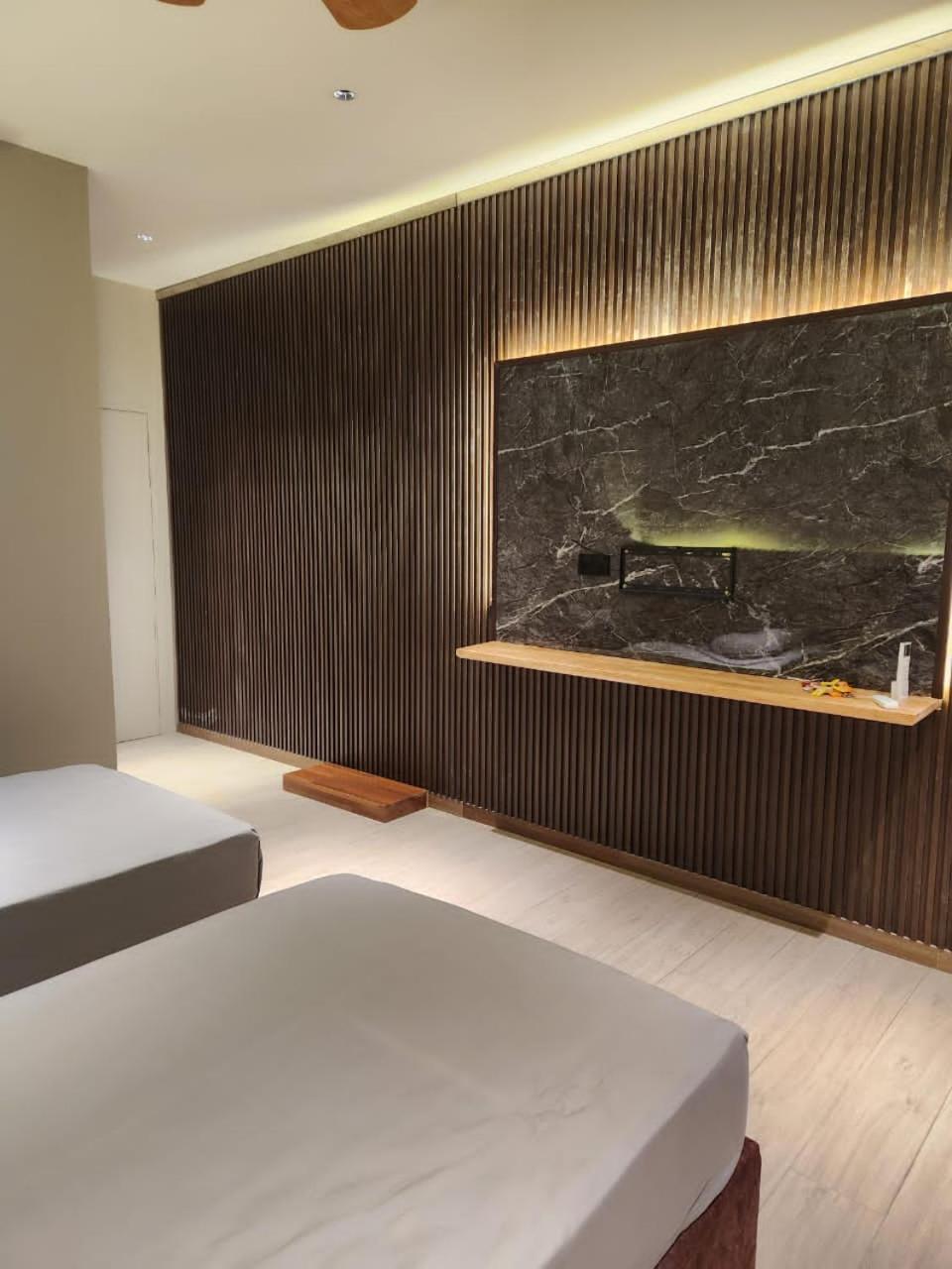Twin Room with Bathroom photo 1