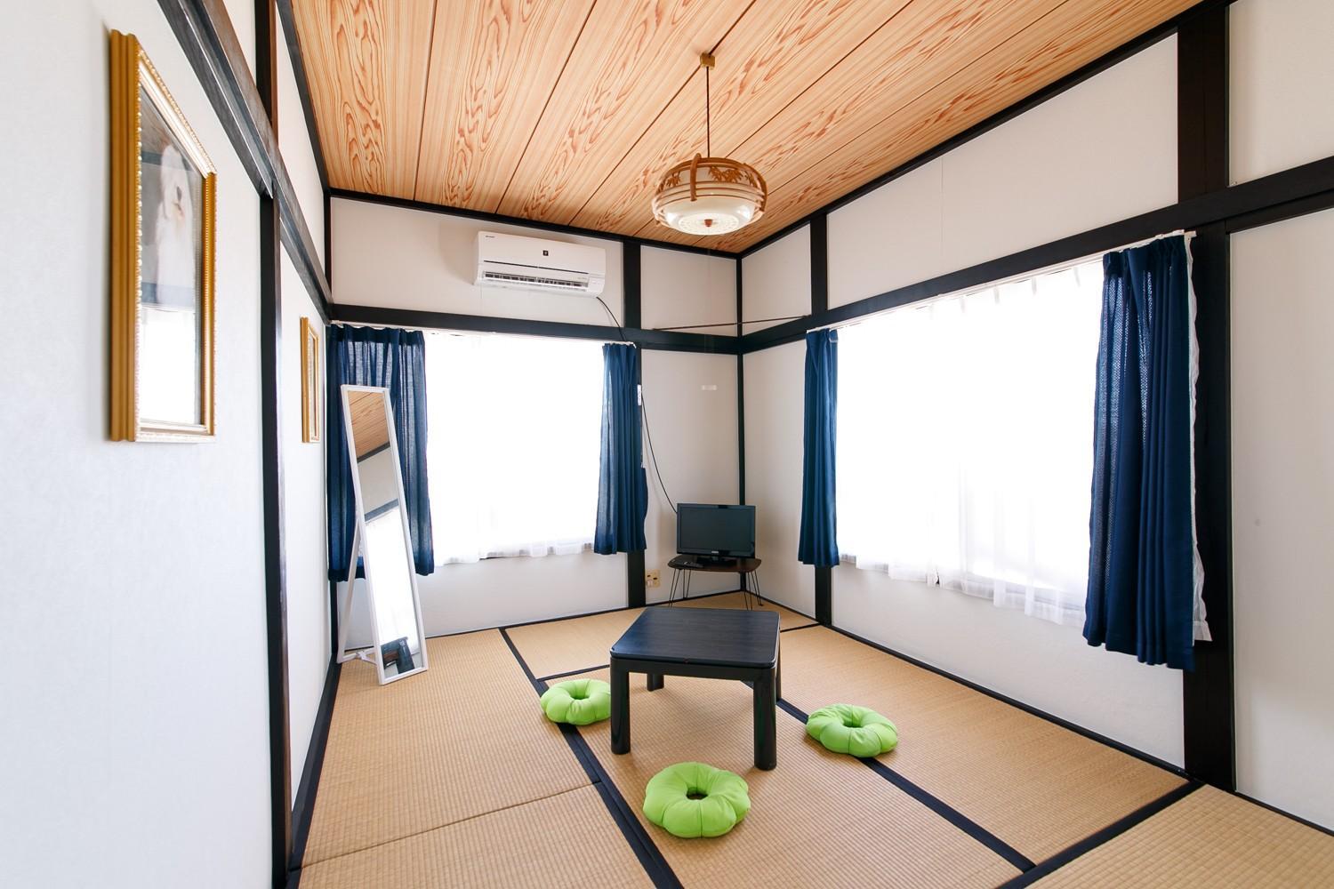 Japanese-Style Room