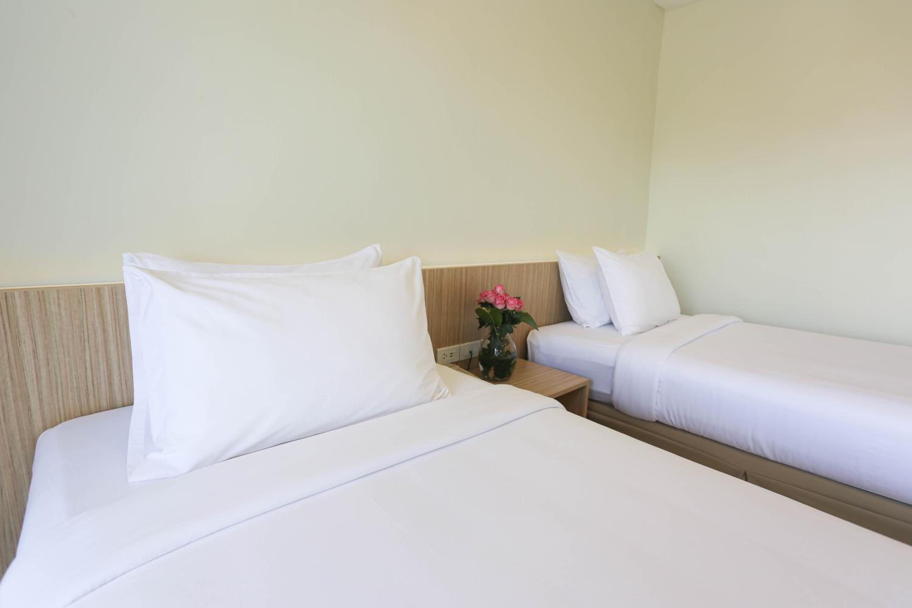 Standard Twin Room photo 2