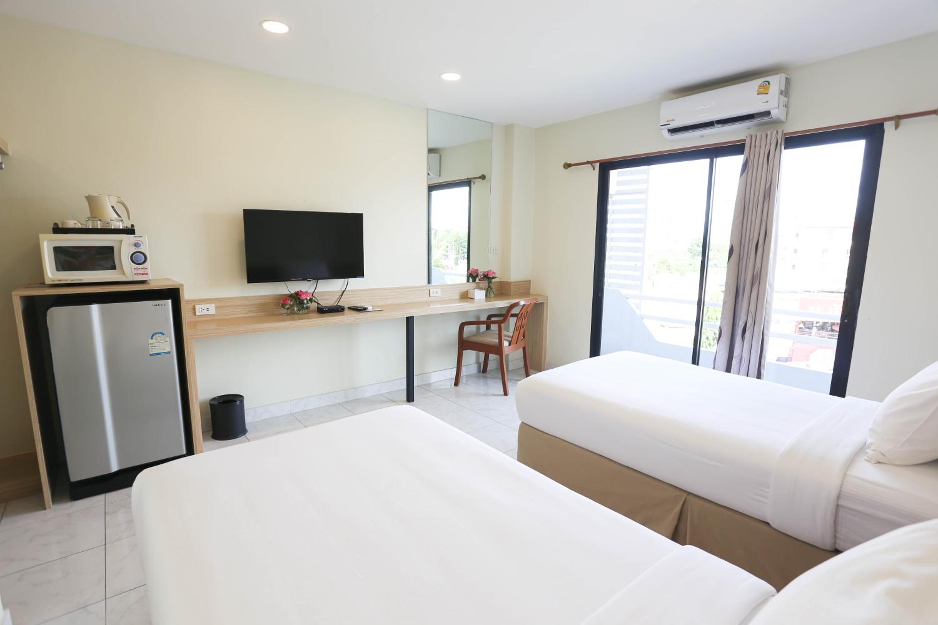 Standard Twin Room photo 3