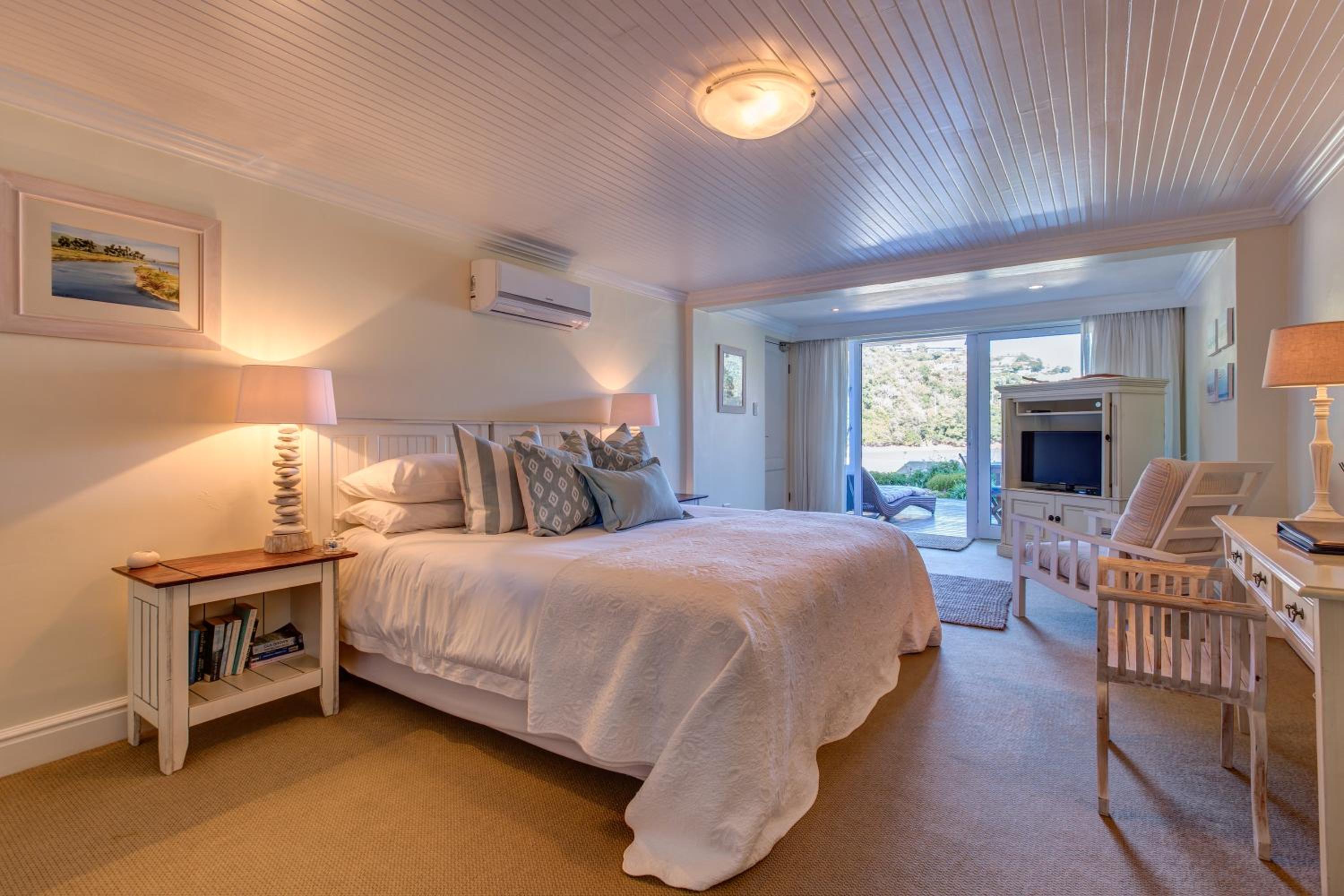 Whale Suite - Photo 6