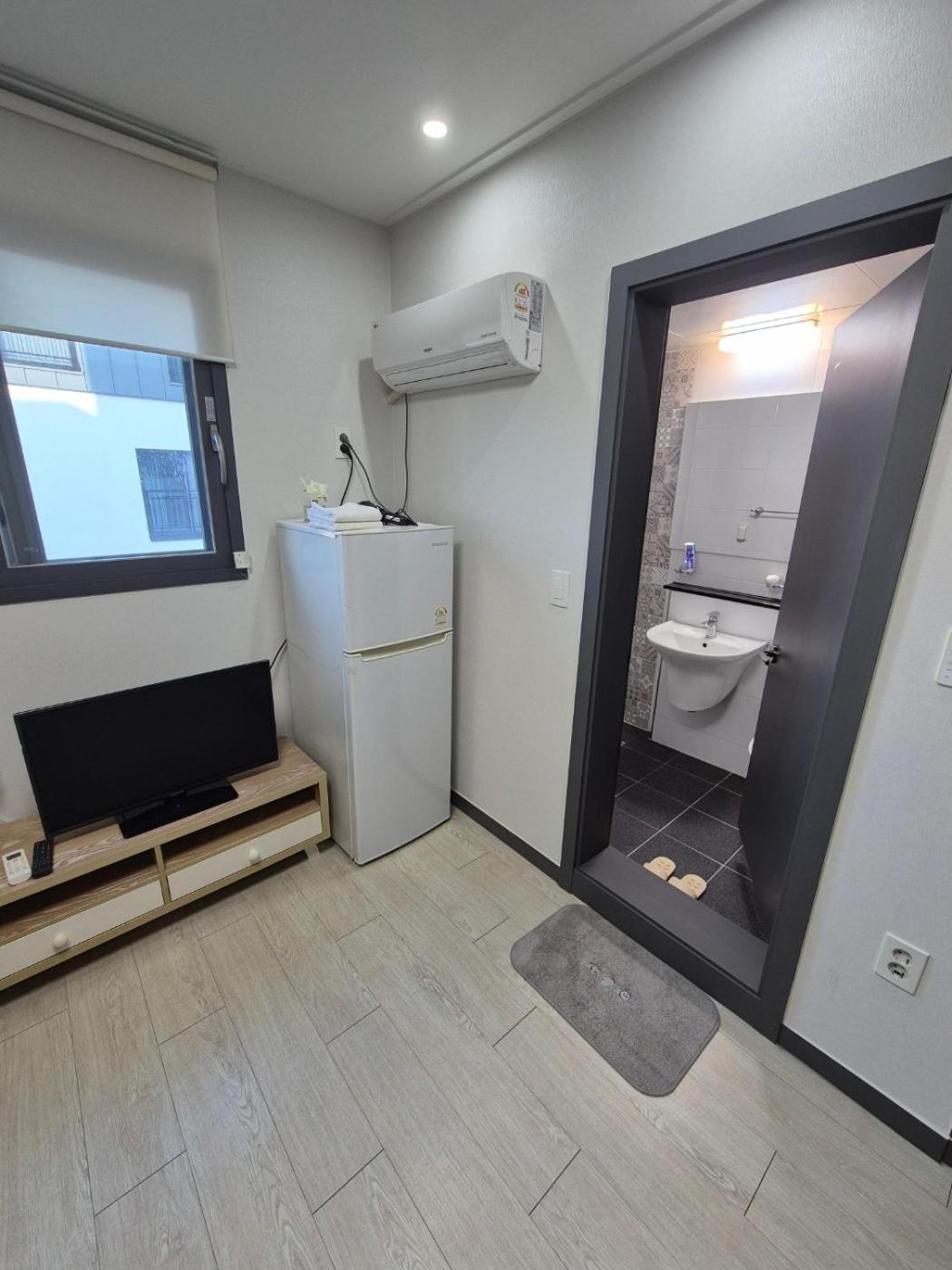 Standard Single Room photo 2