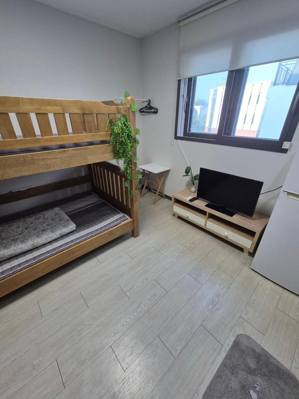Standard Twin Room photo 3