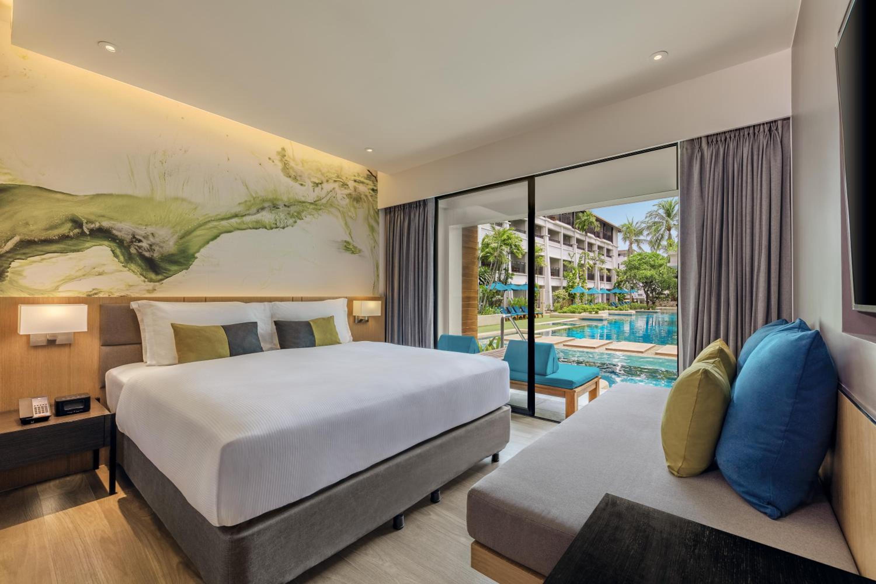 King Deluxe Room Pool Access - Photo 3