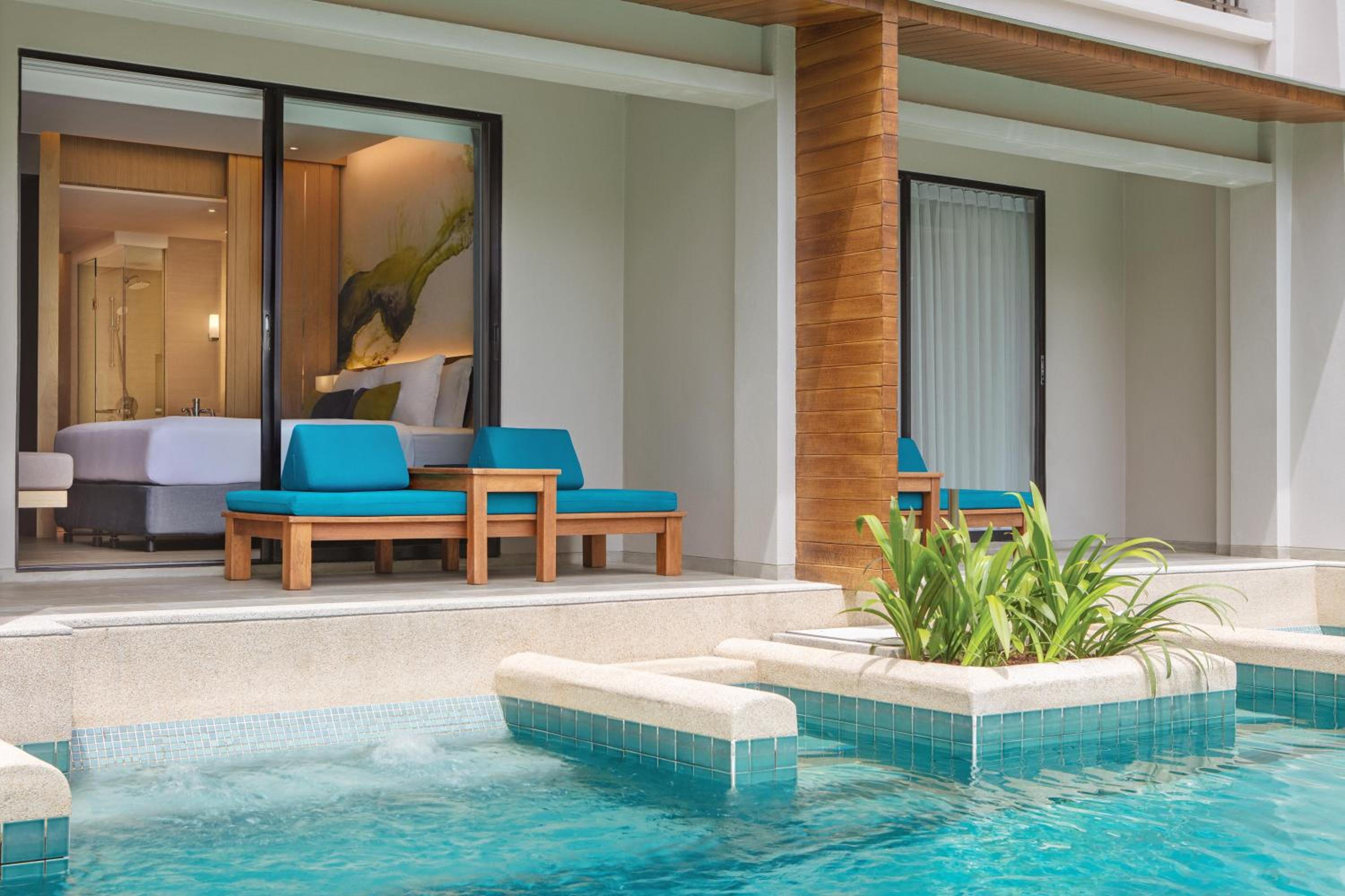 King Deluxe Room Pool Access - Photo 4